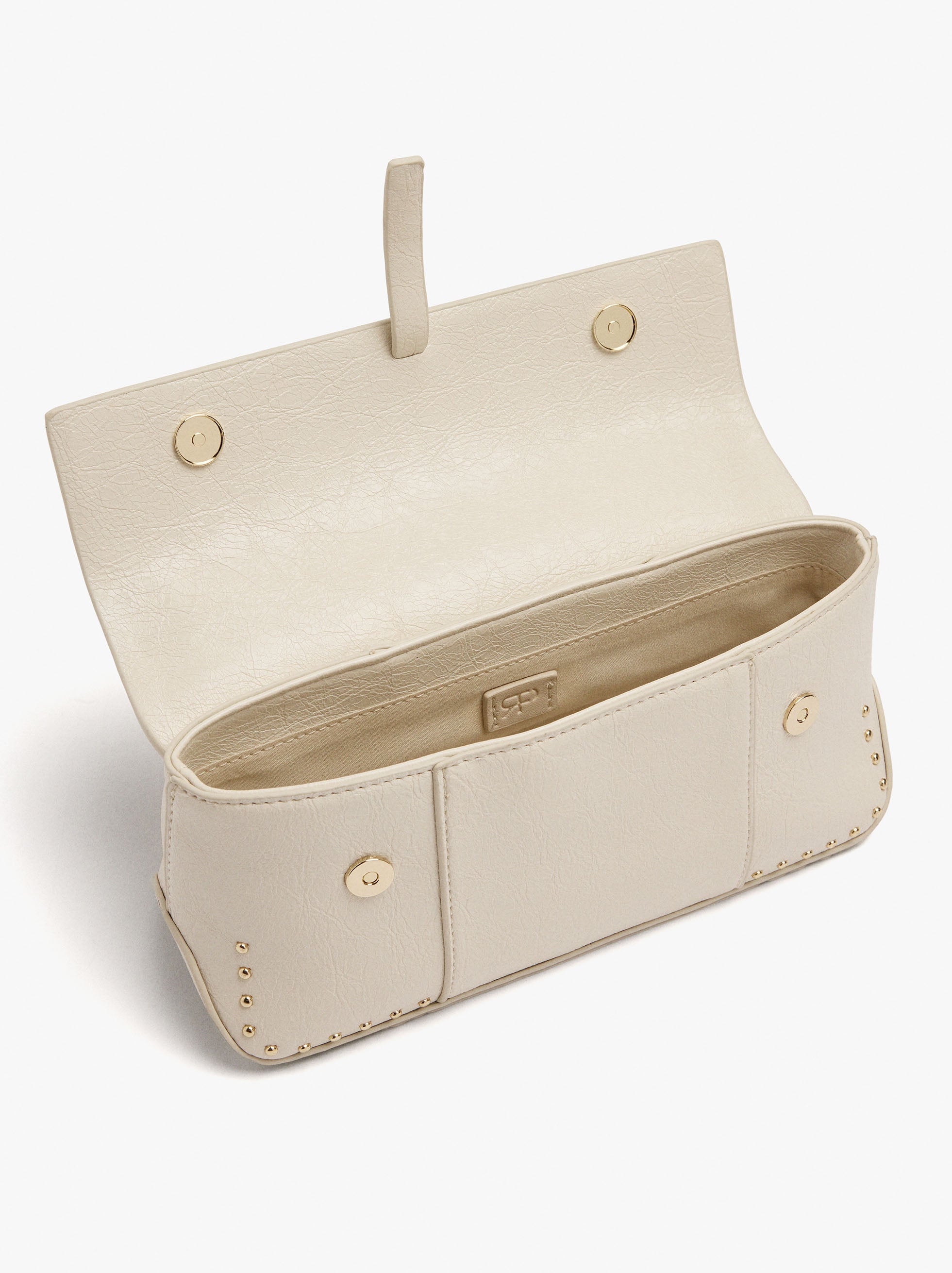 Bolso De Hombro Con Solapa Y Tachuelas