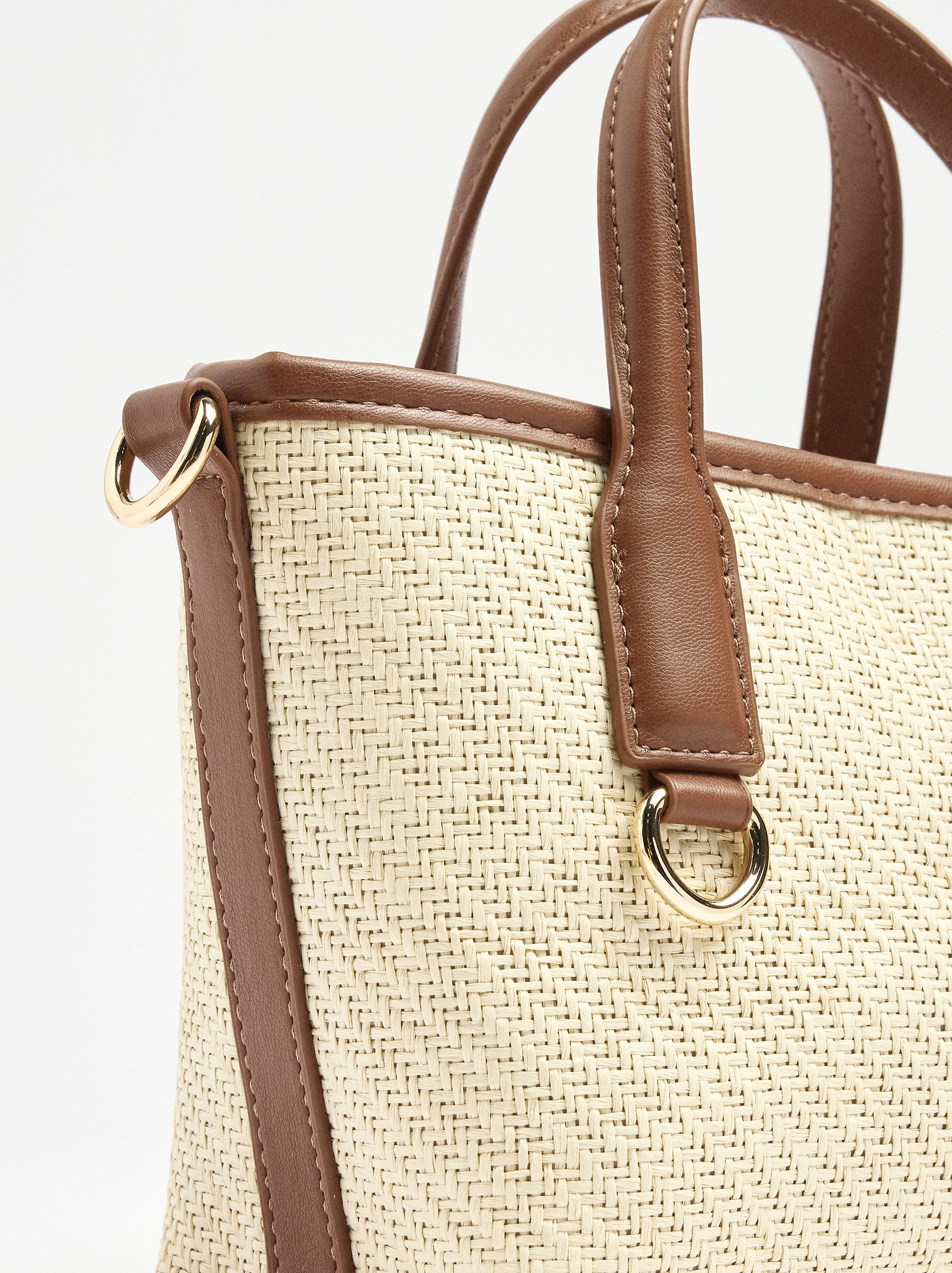 Bolso Tote Efecto Rafia Con Bandolera