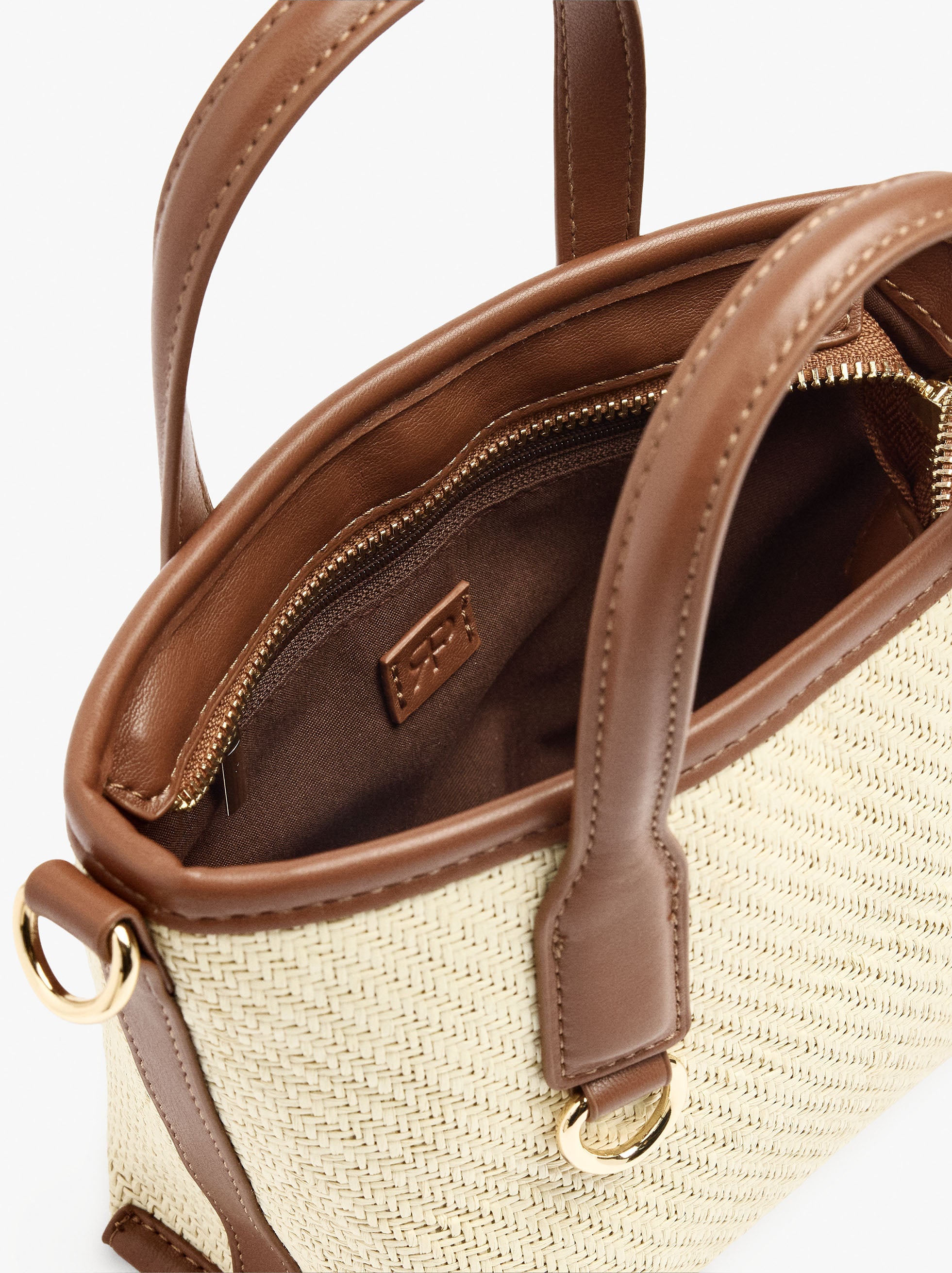Bolso Tote Efecto Rafia Con Bandolera