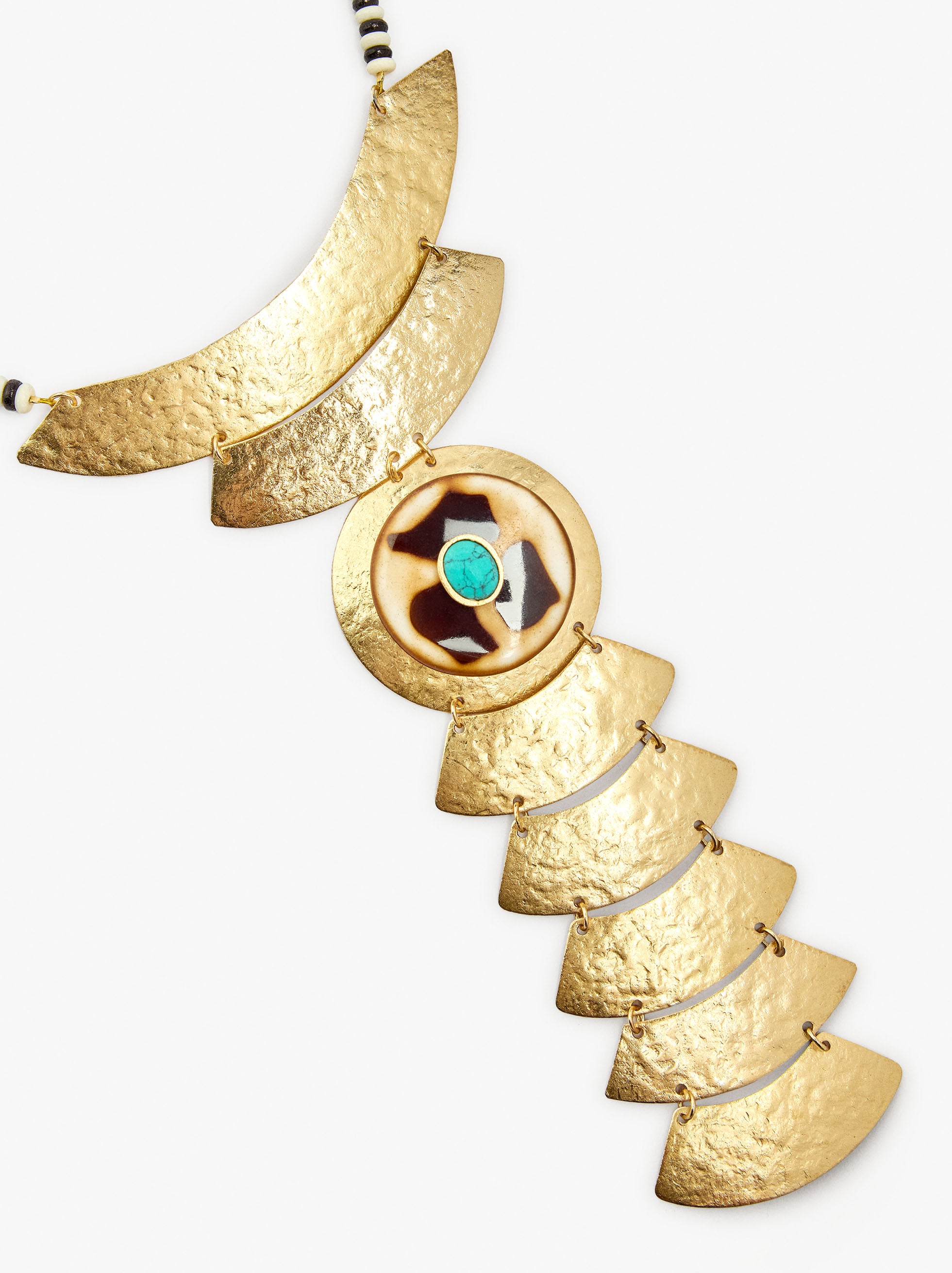 Collar Largo Estructurado Con Madera