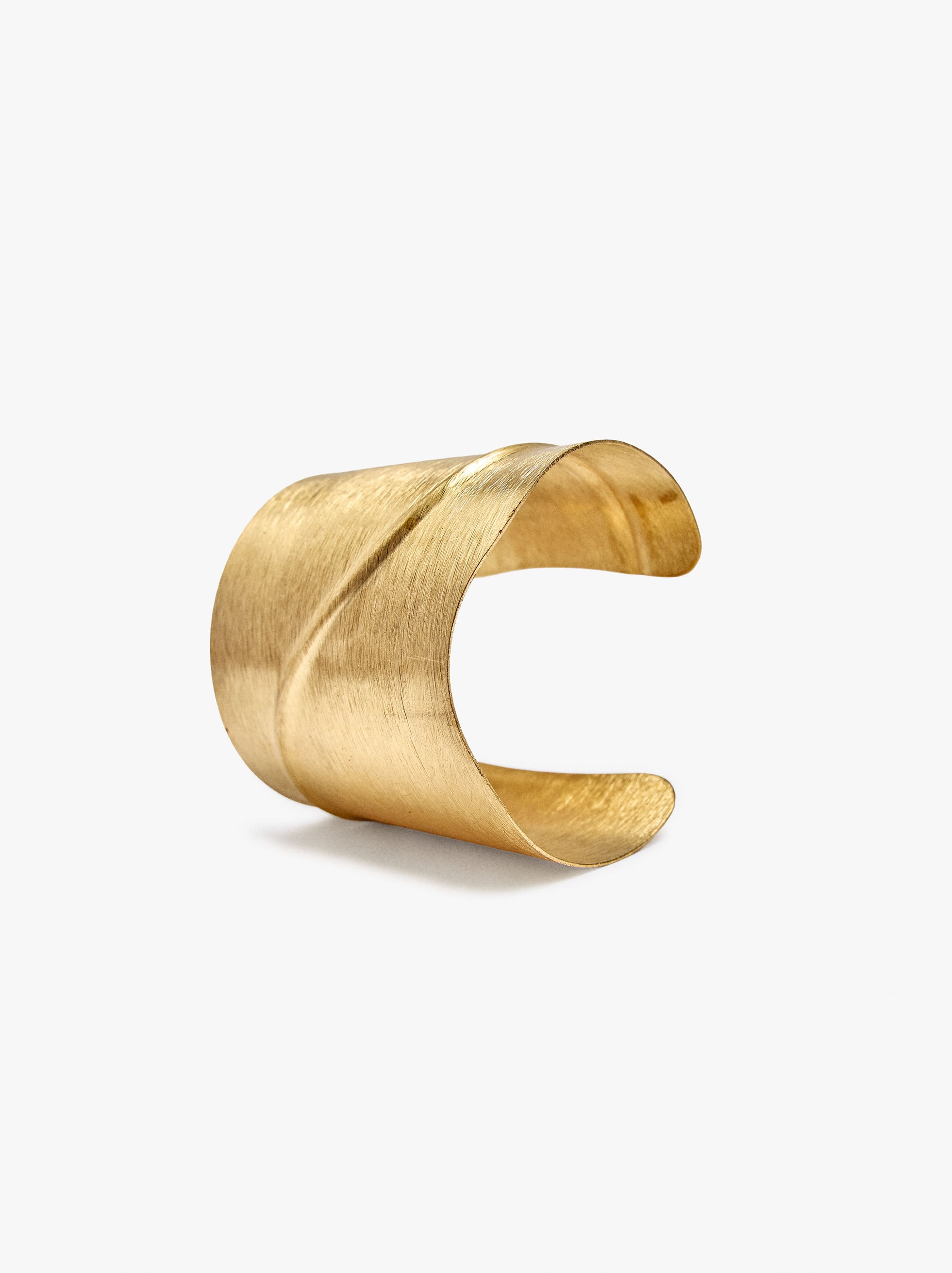 Pulsera Ancha Rígida Con Relieve