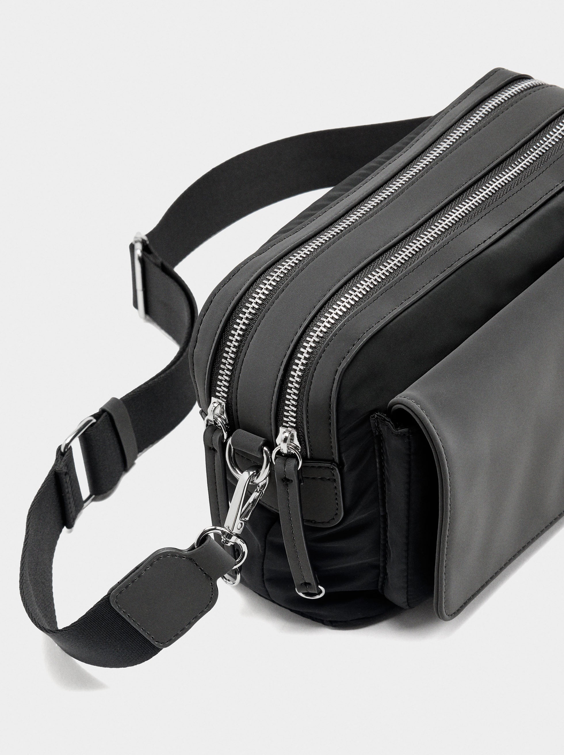 Bolso Bandolera De Nylon Con Solapa