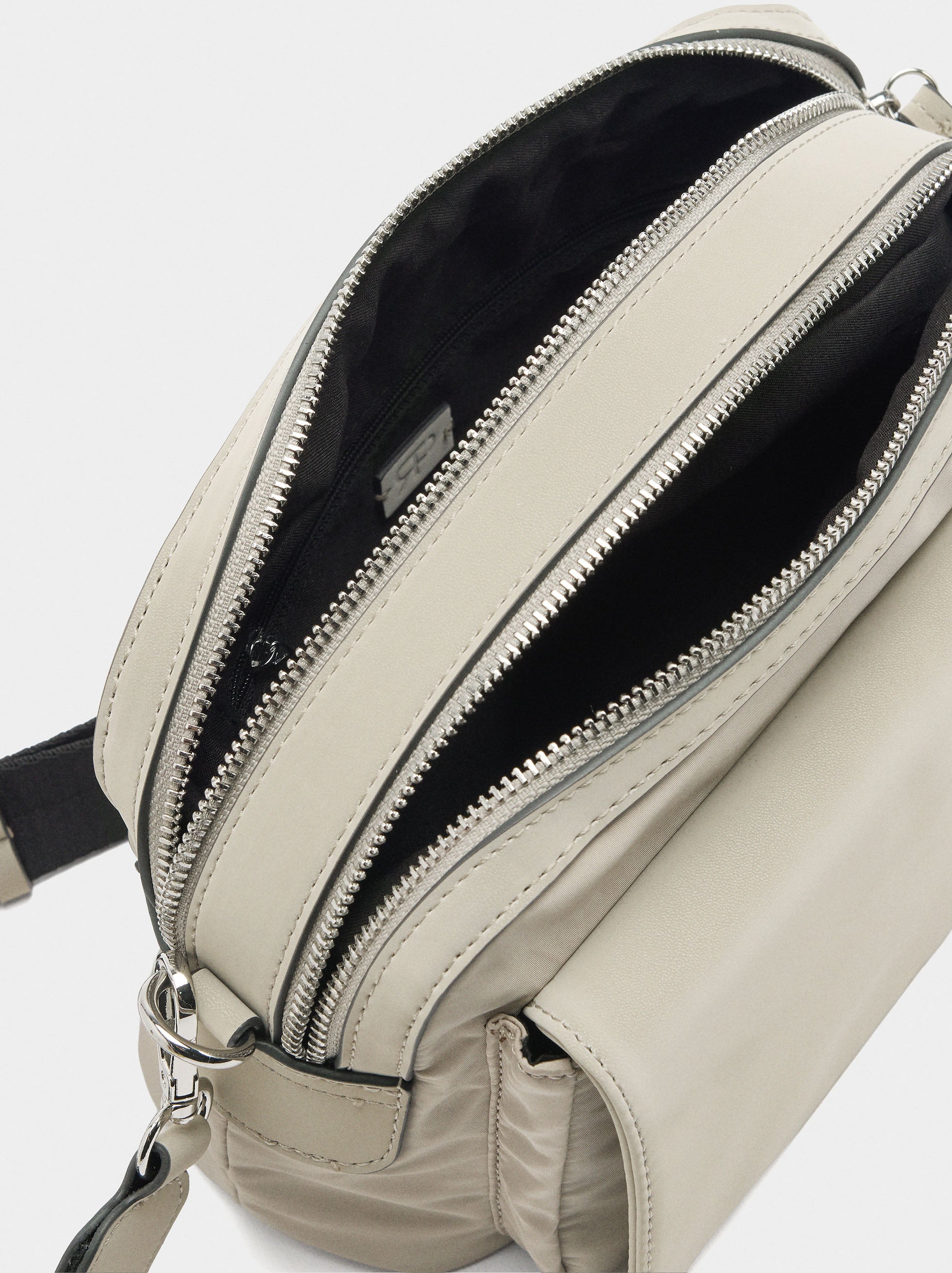 Bolso Bandolera De Nylon Con Solapa