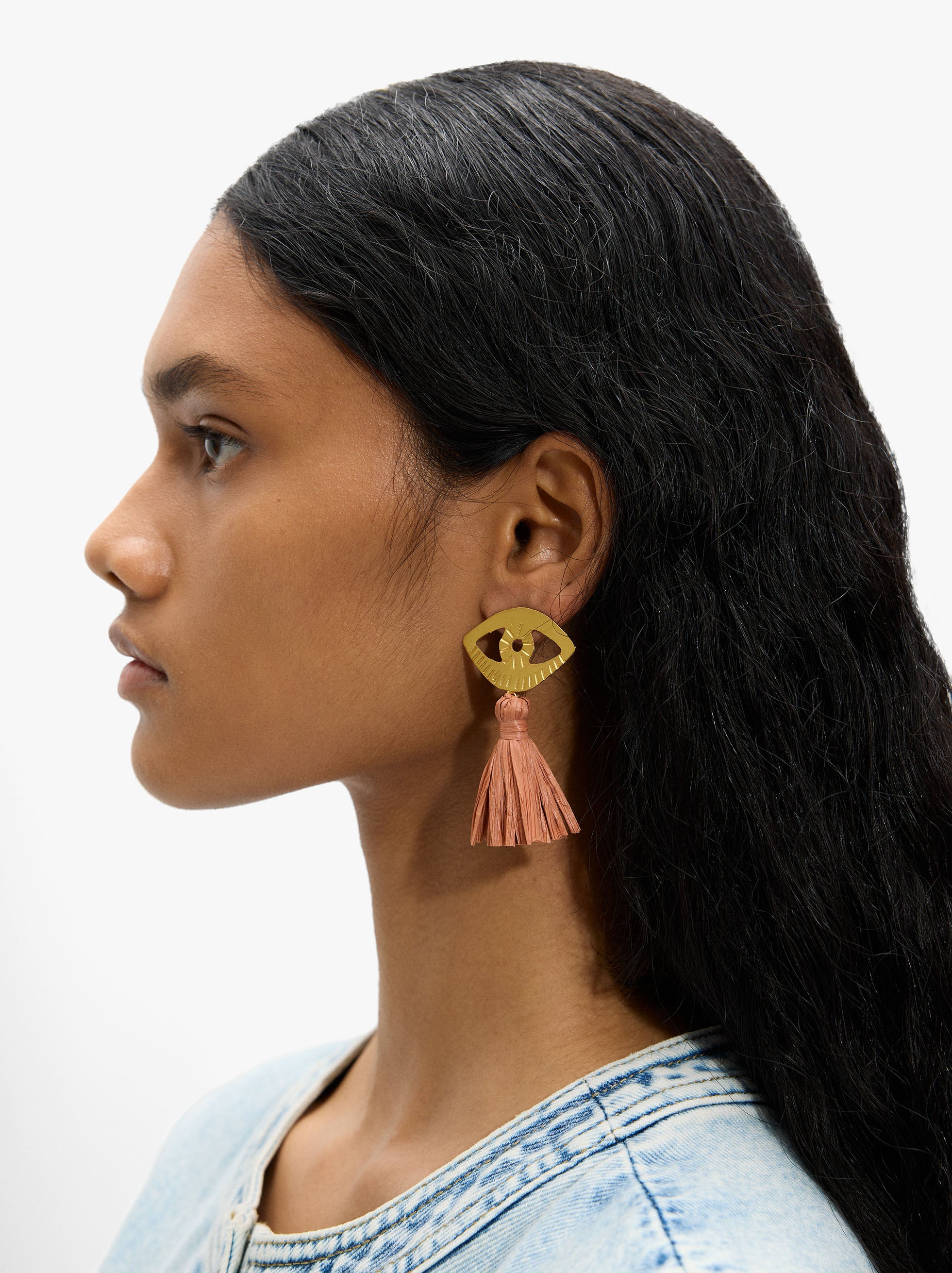 Pendientes Largos Ojos Con Rafia