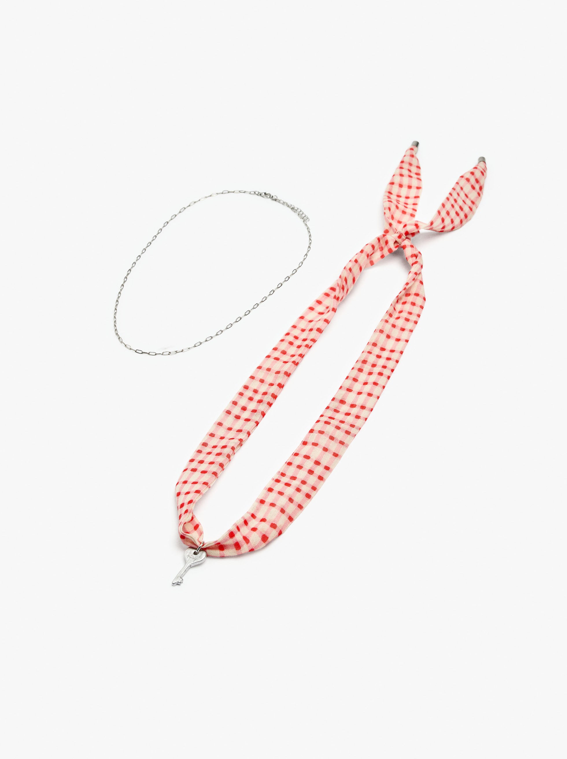 Collar De Tela Con Charm De Llave-Corazón