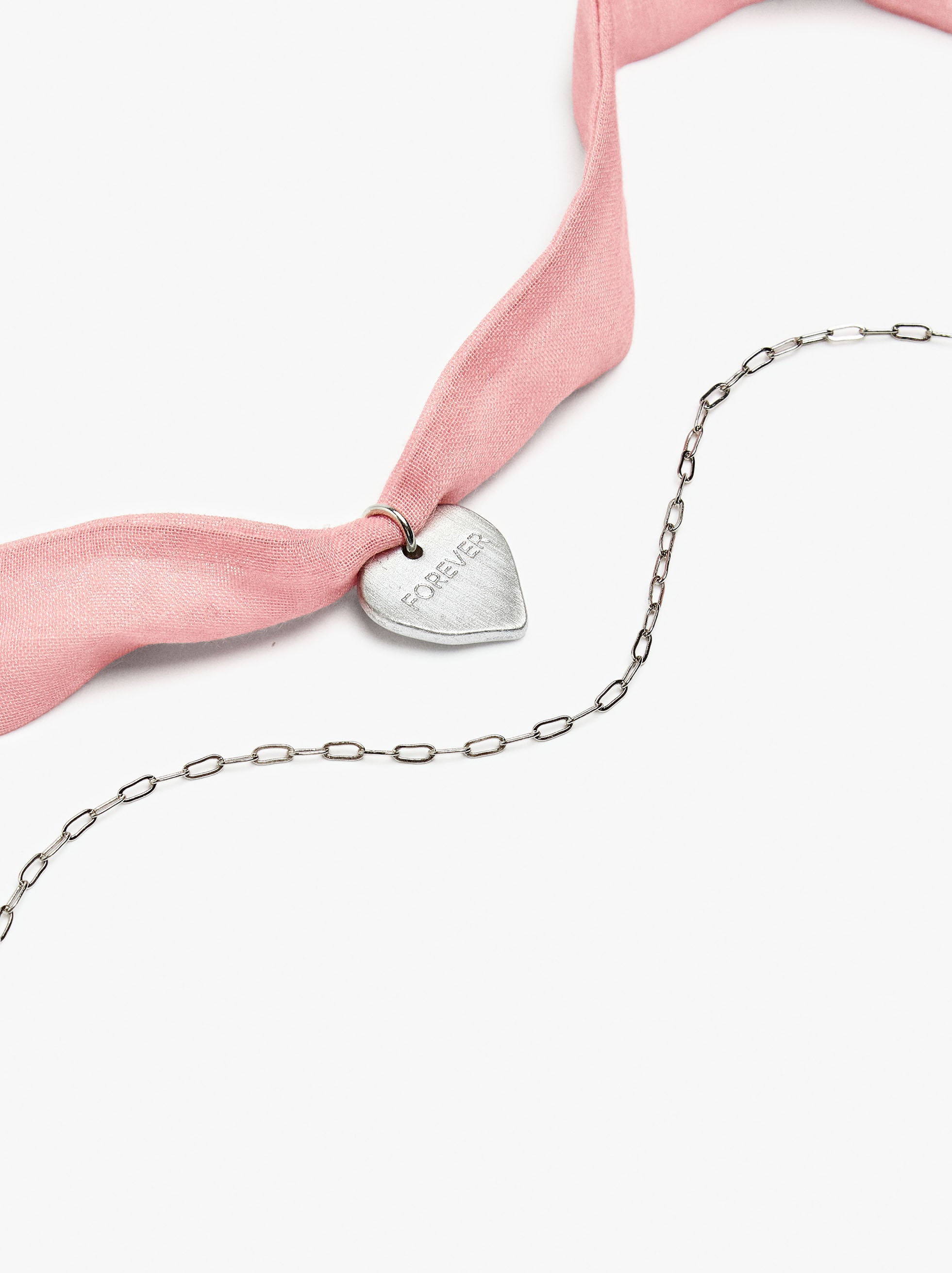 Collar De Tela Con Charm Corazón