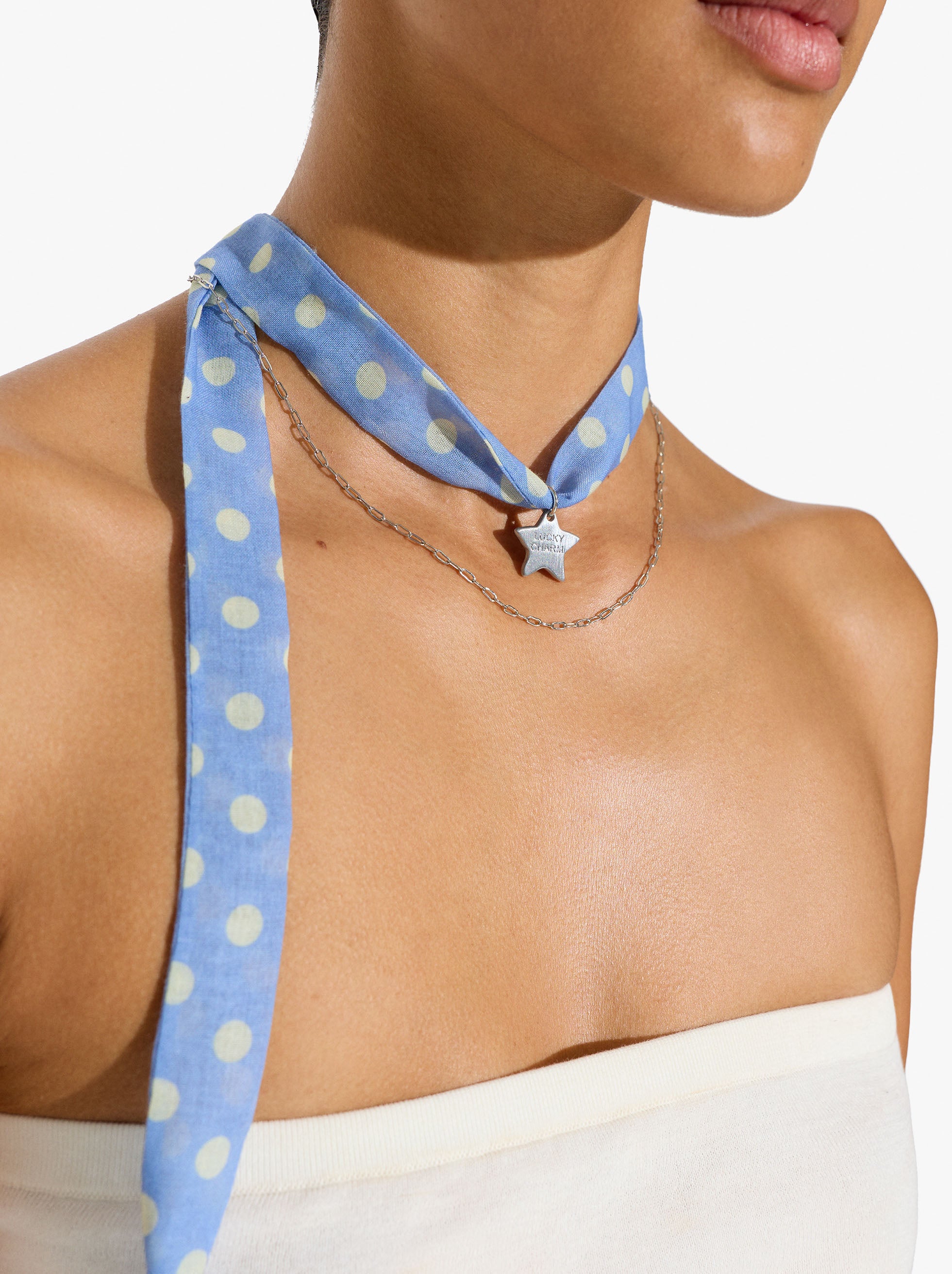 Collar De Tela Con Charm Estrella