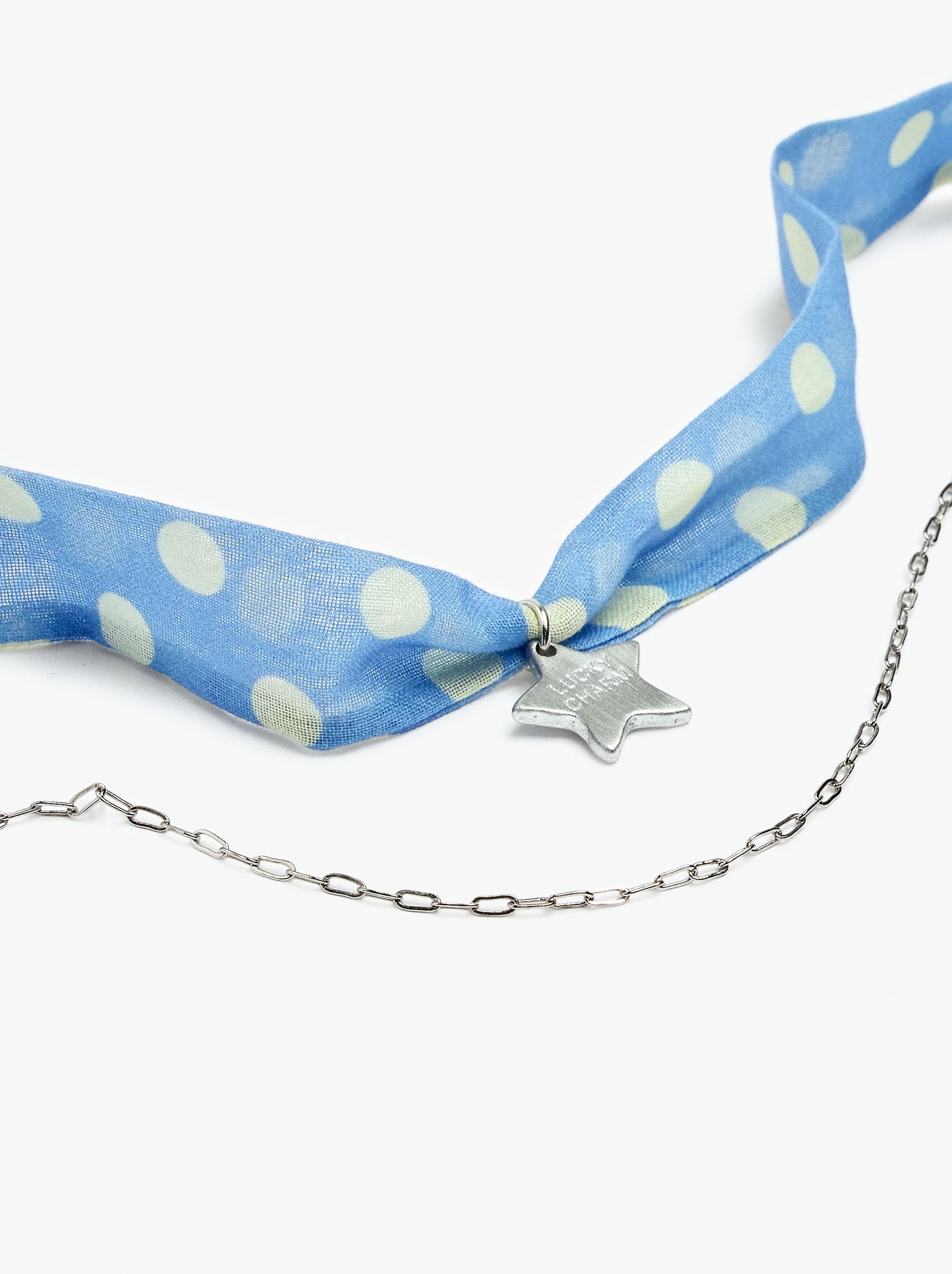 Collar De Tela Con Charm Estrella