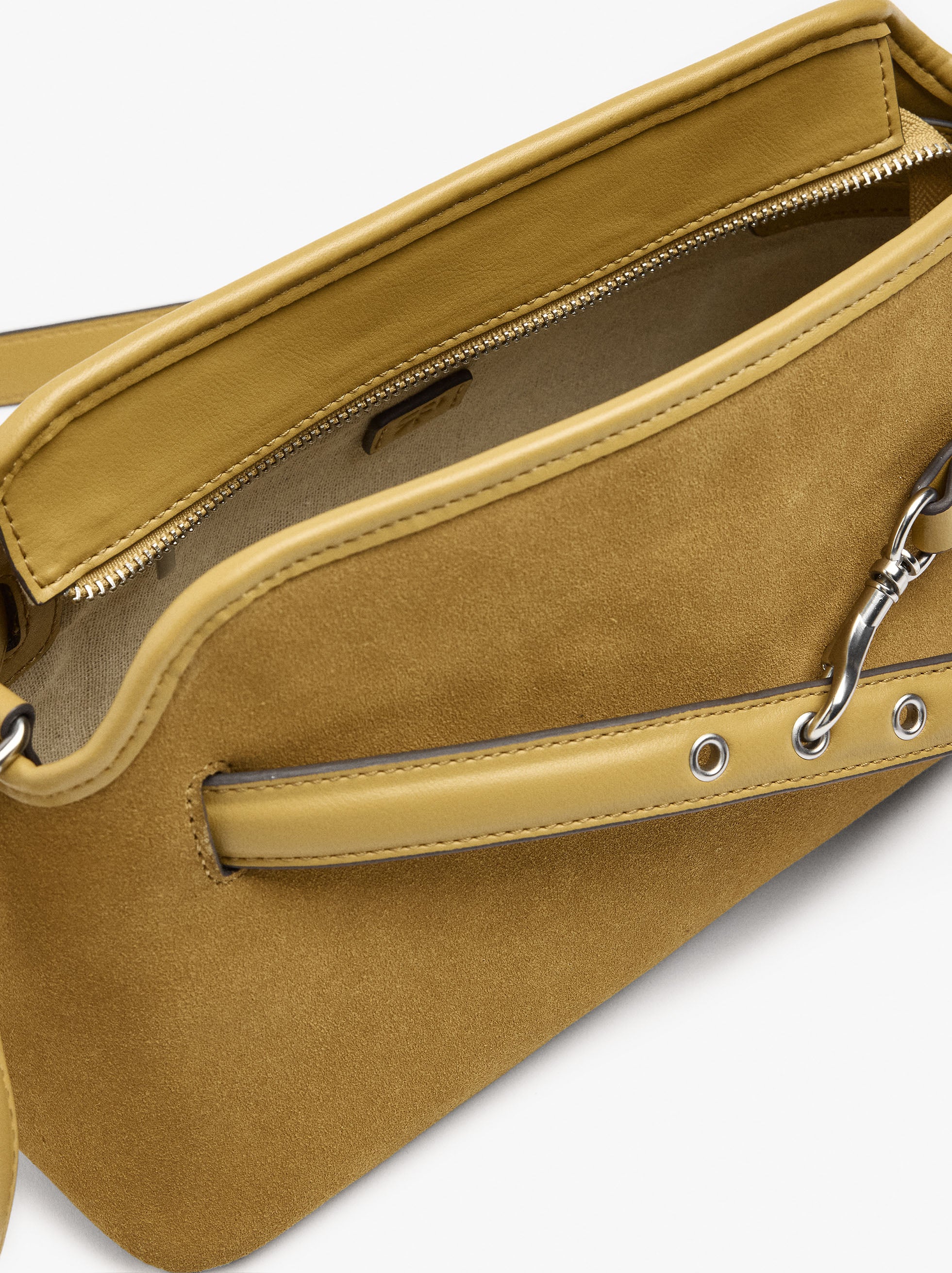Bolso Bandolera Detalles De Piel Con Cinturón