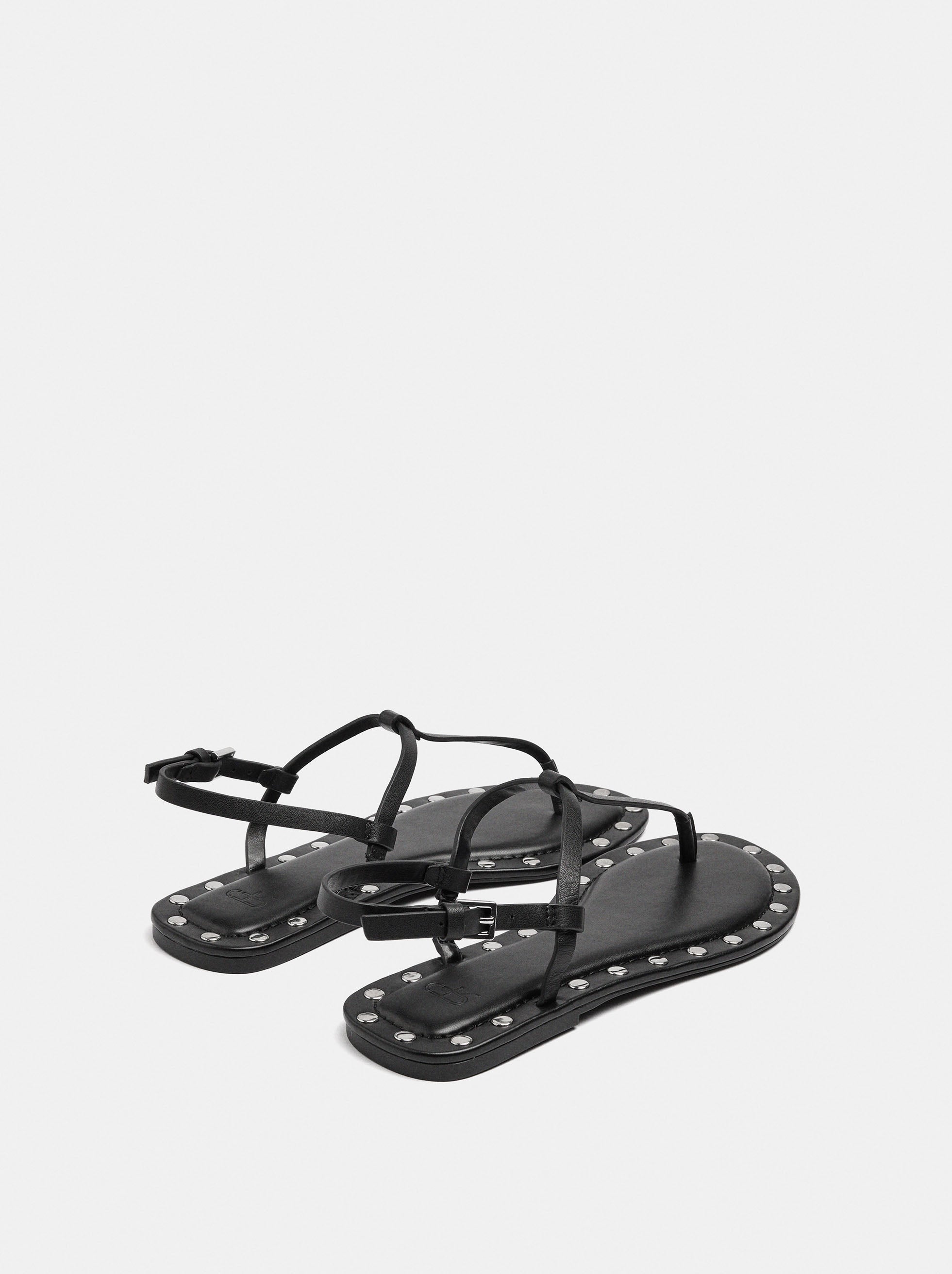 Sandalias Planas De Piel Borde Con Tachuelas