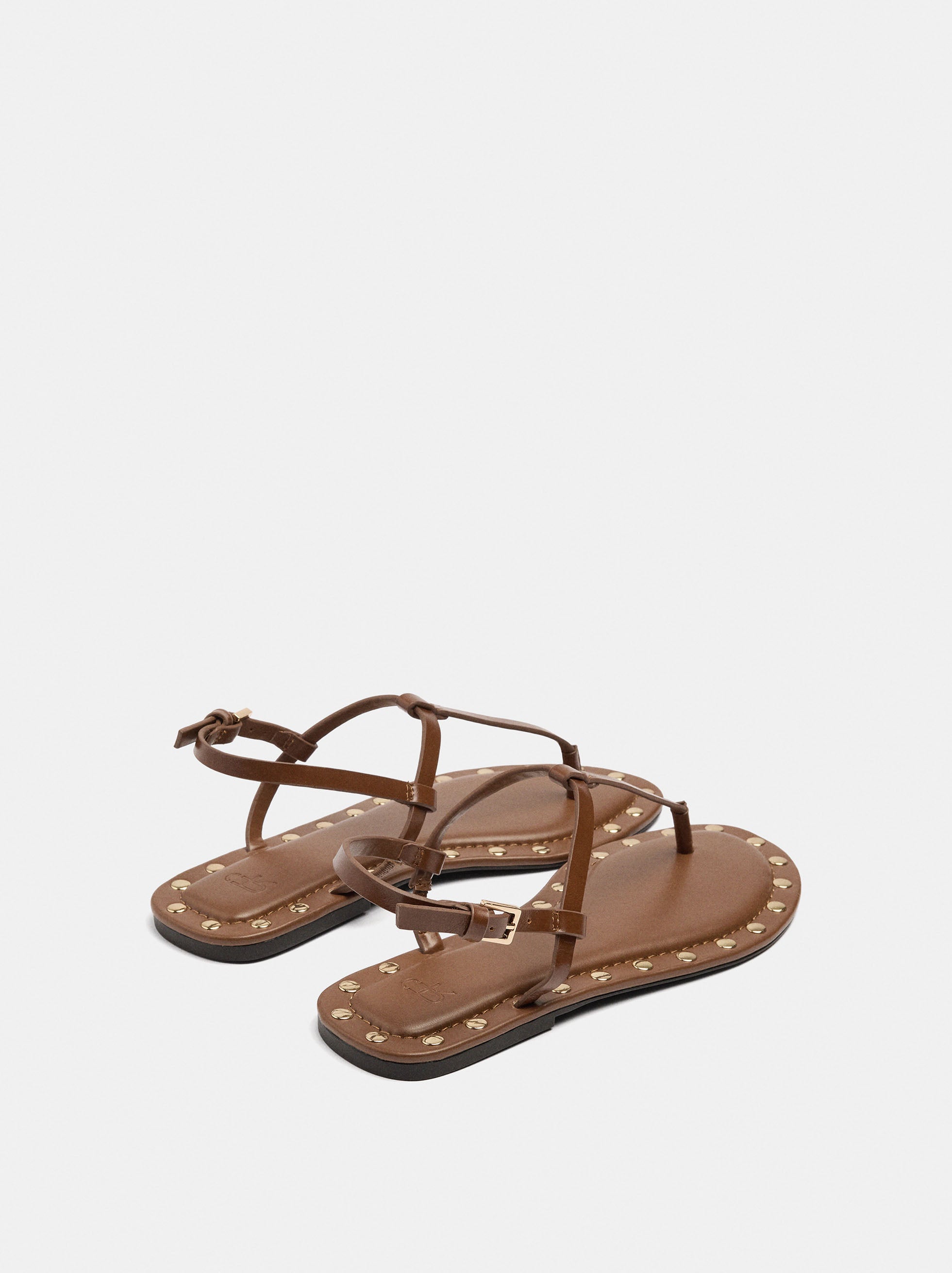 Sandalias Planas De Piel Borde Con Tachuelas