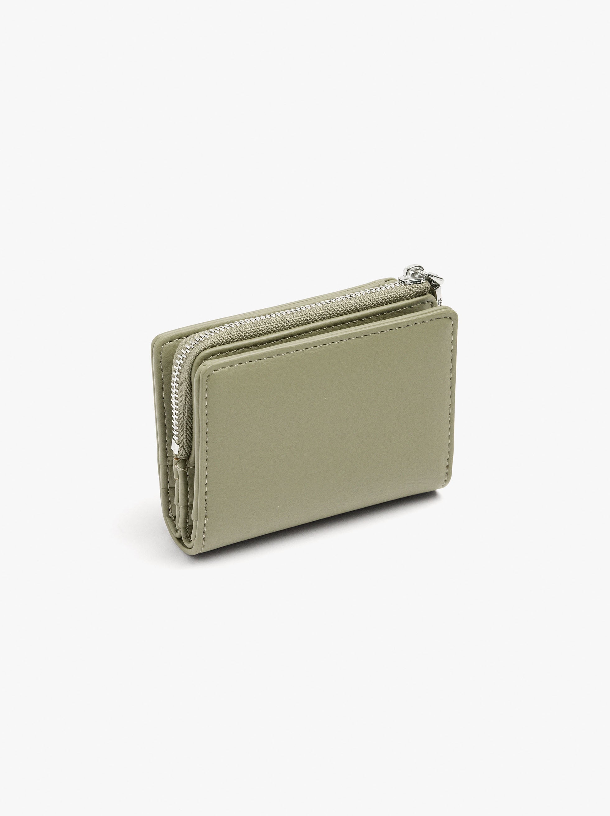 Cartera Básica Con Textura