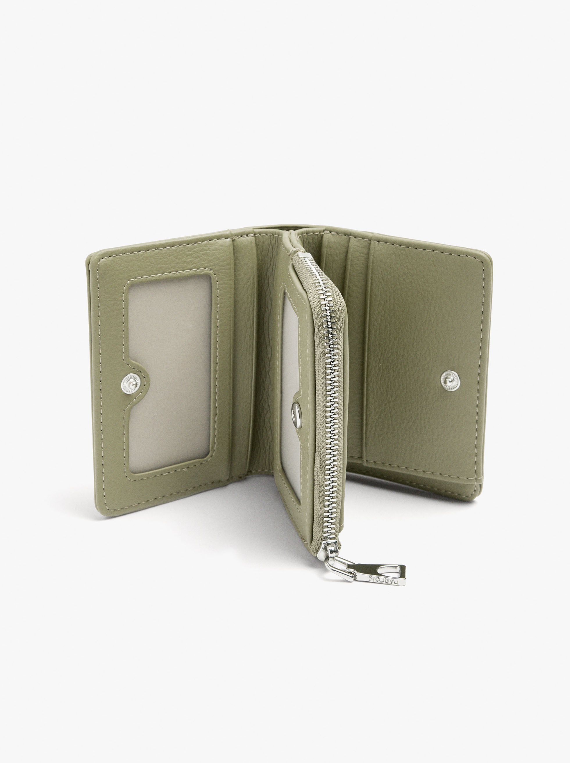 Cartera Básica Con Textura