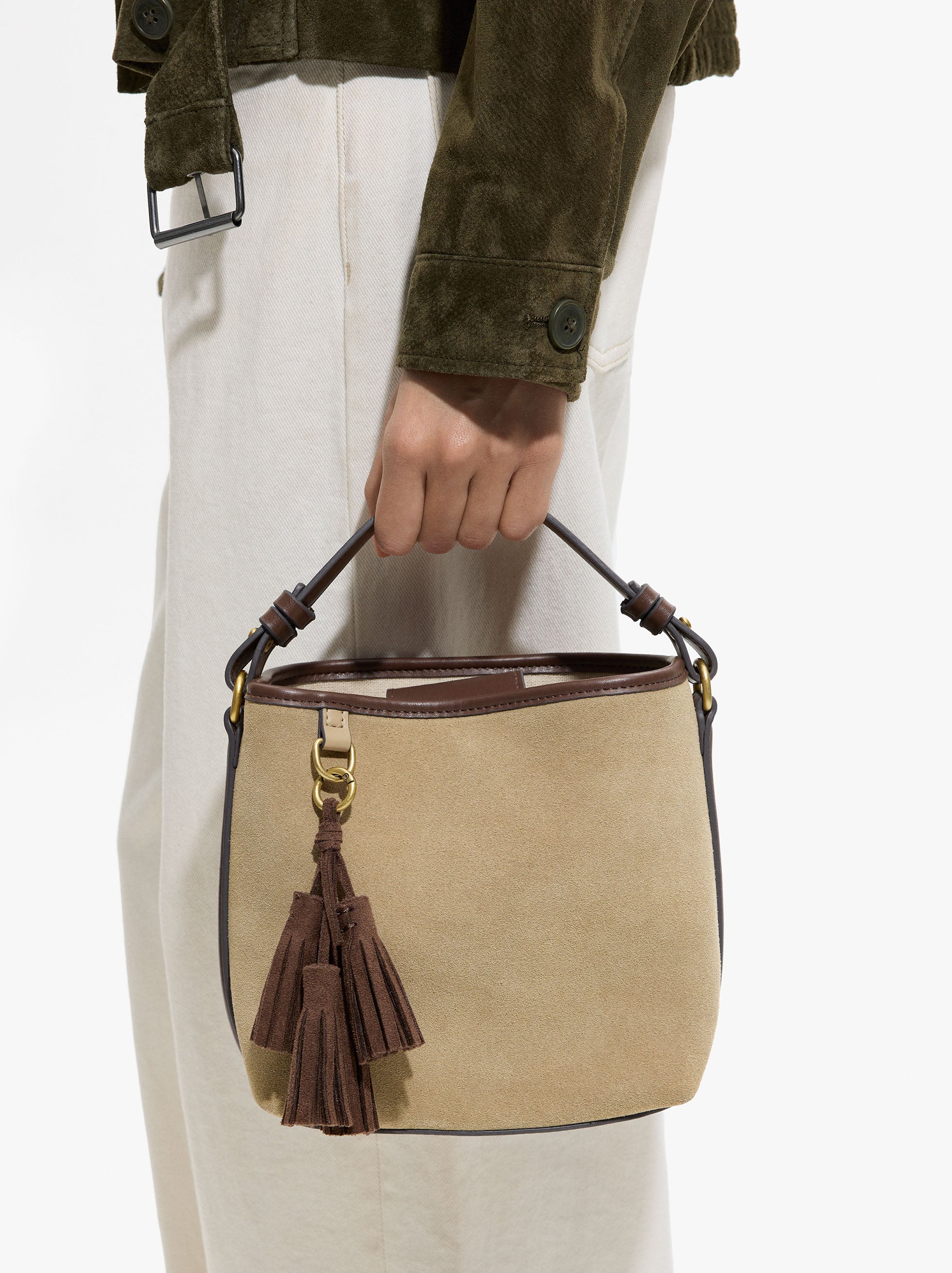 Bolso Bombonera Detalles De Piel Con Colgante