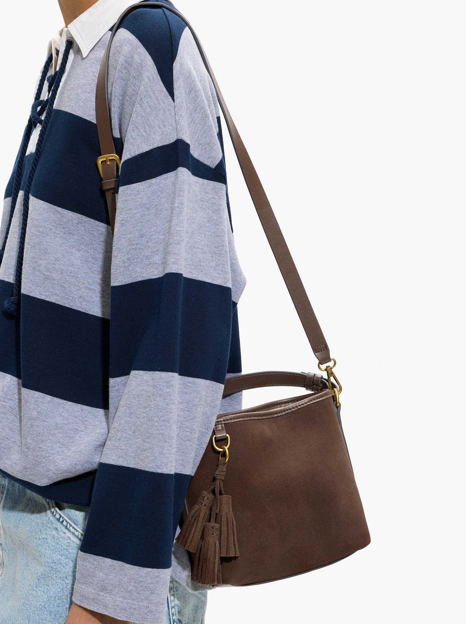 Bolso Bombonera Detalles De Piel Con Colgante