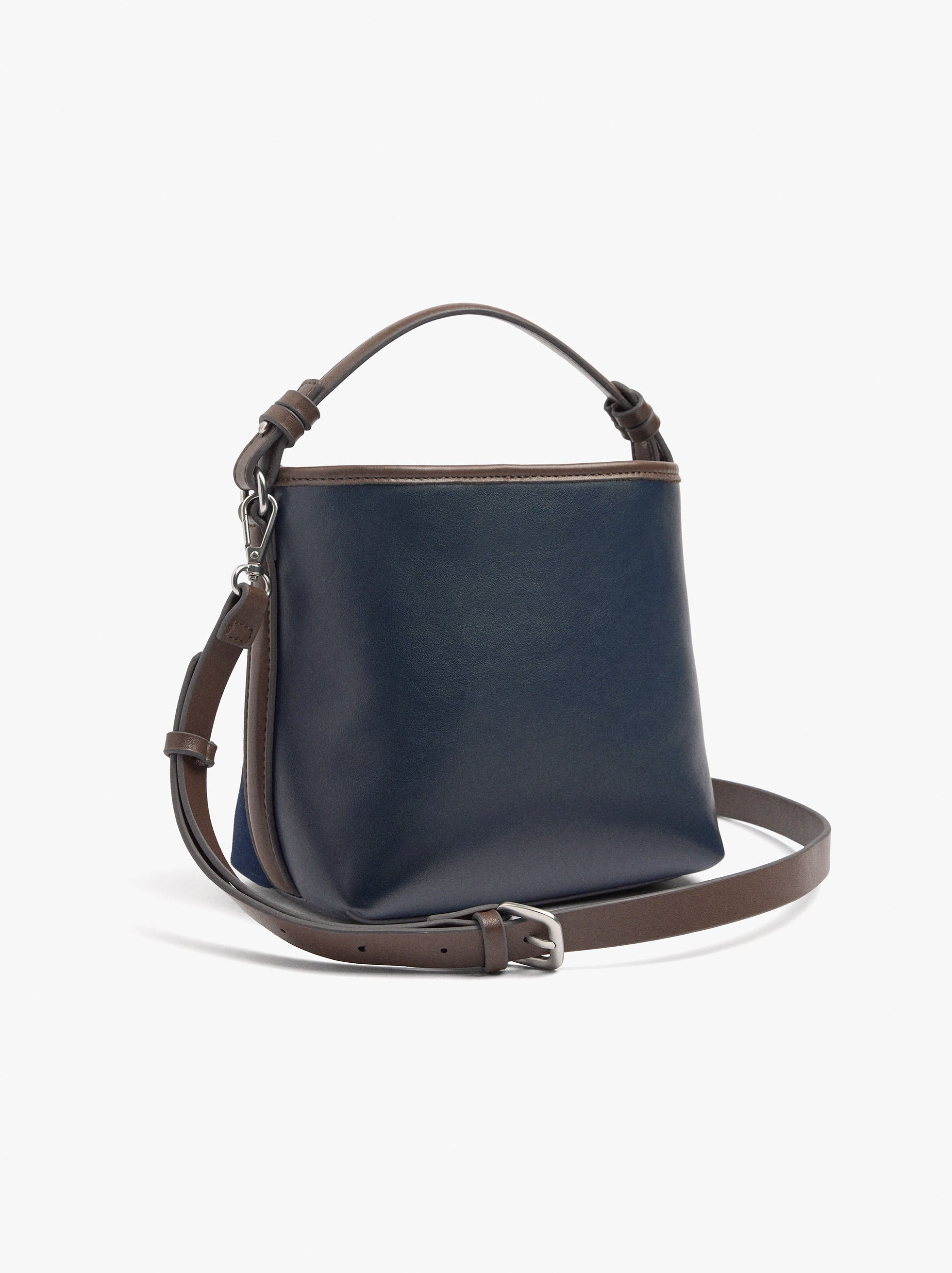 Bolso Bombonera Detalles De Piel Con Colgante