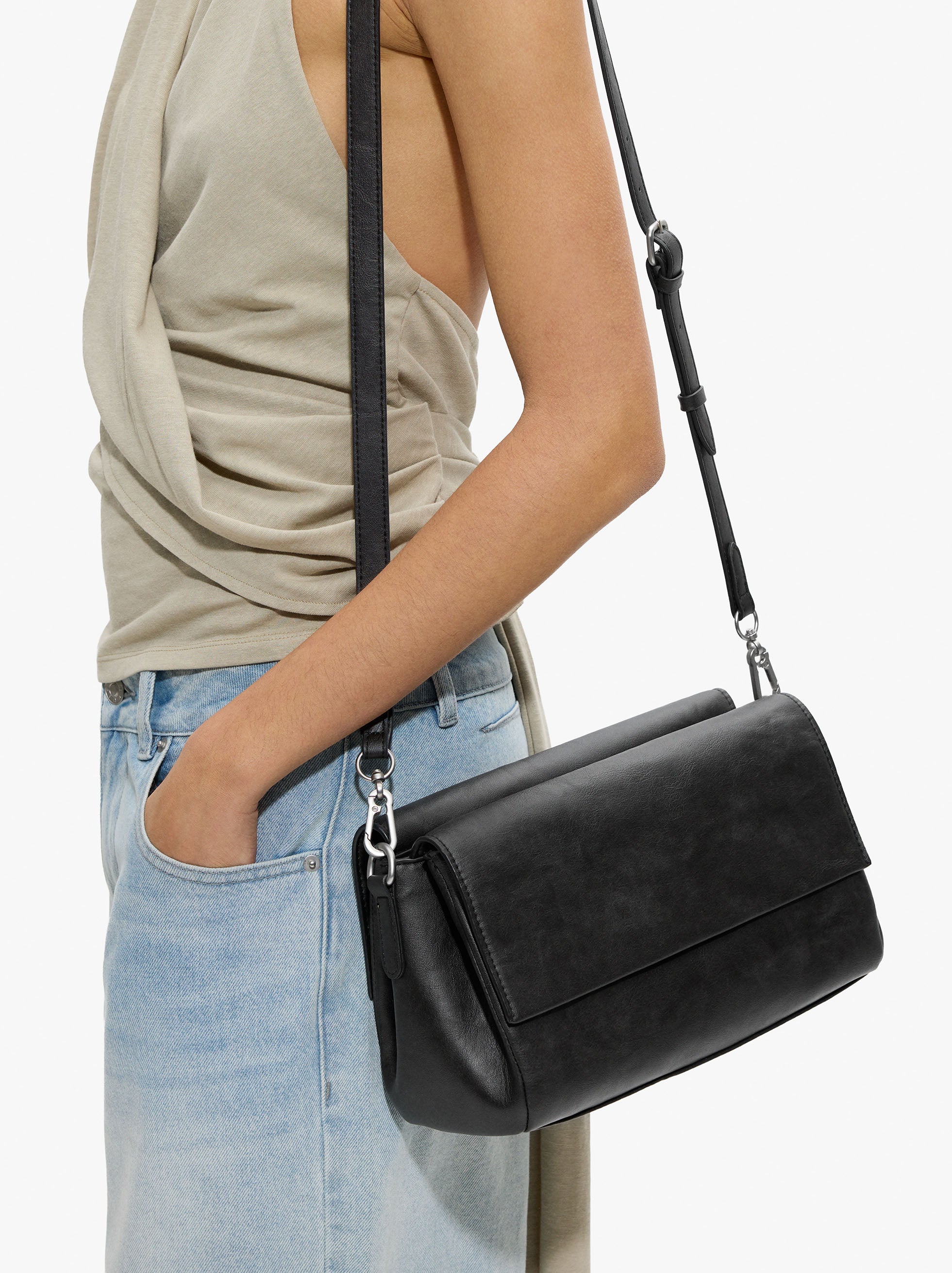 Bolso Bandolera Solapa Doble Con Efecto Craquelado
