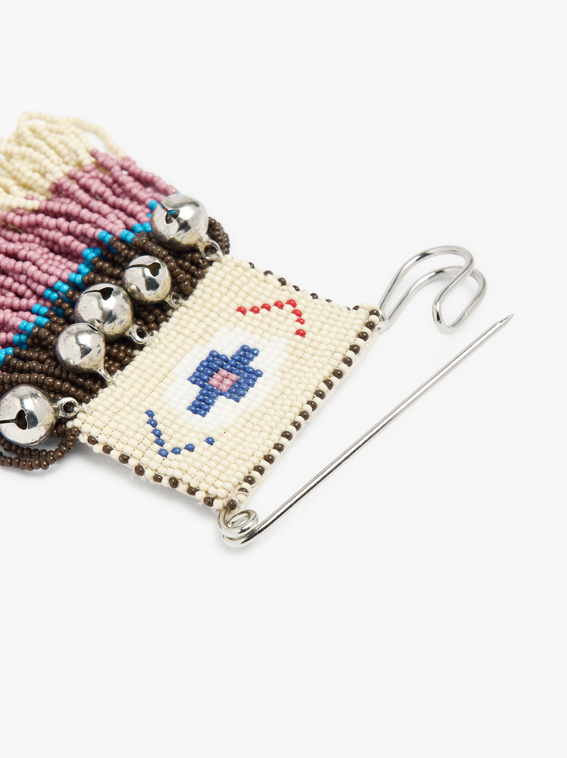 Broche Horizontal Con Abalorios Y Cascabeles