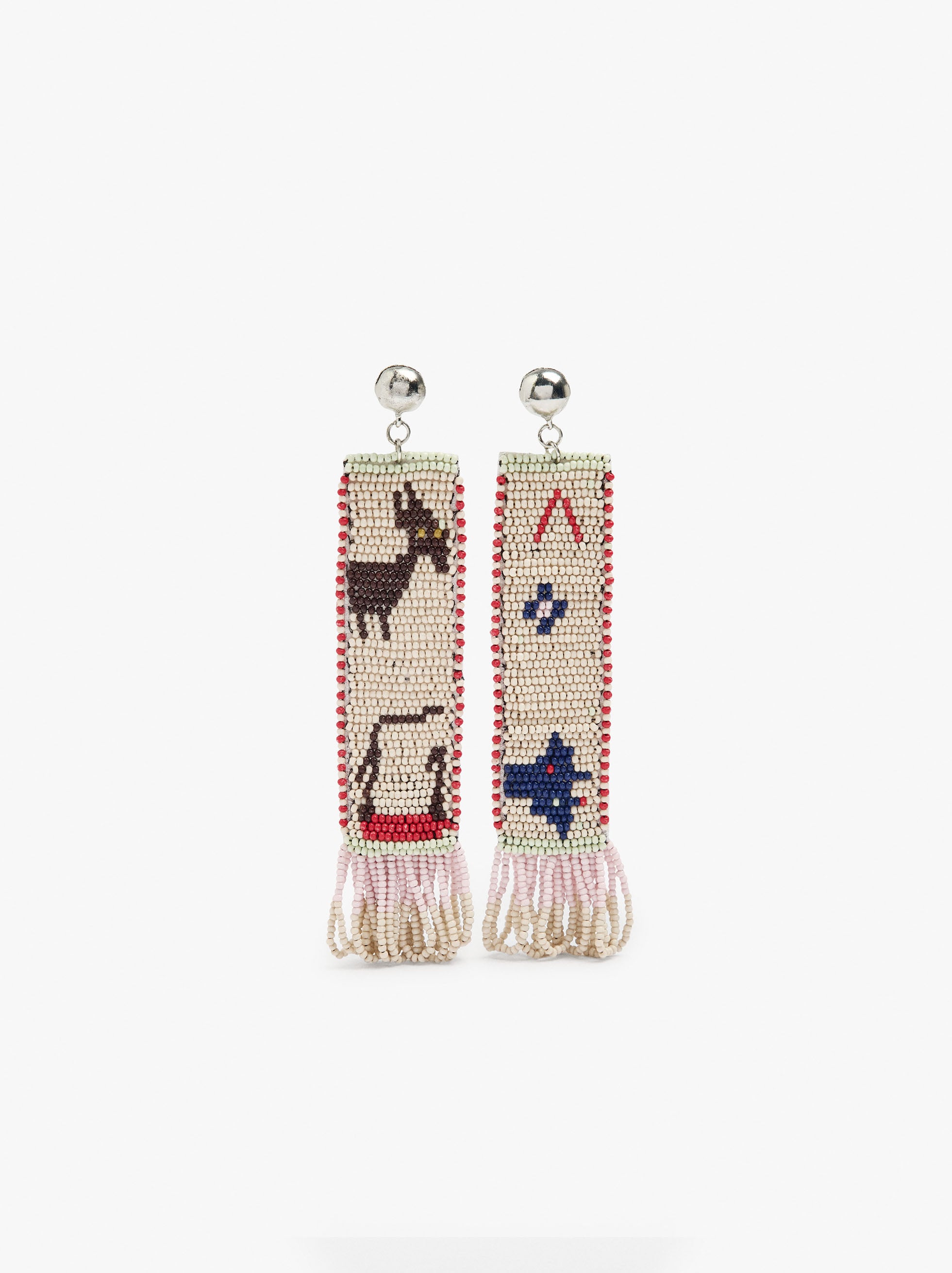 Pendientes Largos Con Abalorios Y Cascabeles