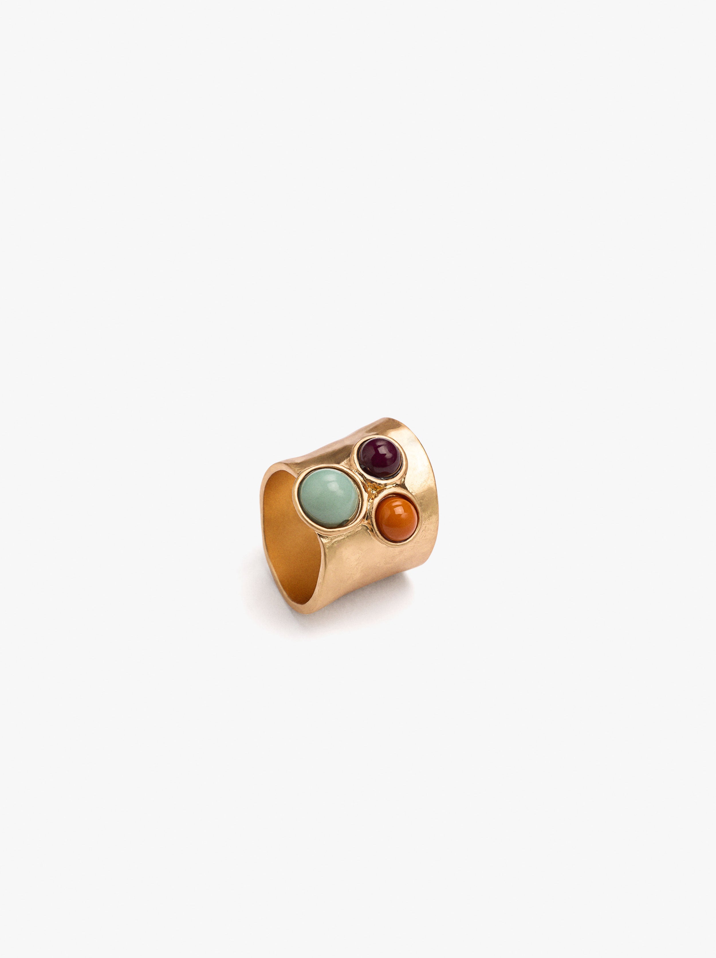 Anillo Ancho Con Detalles En Resina