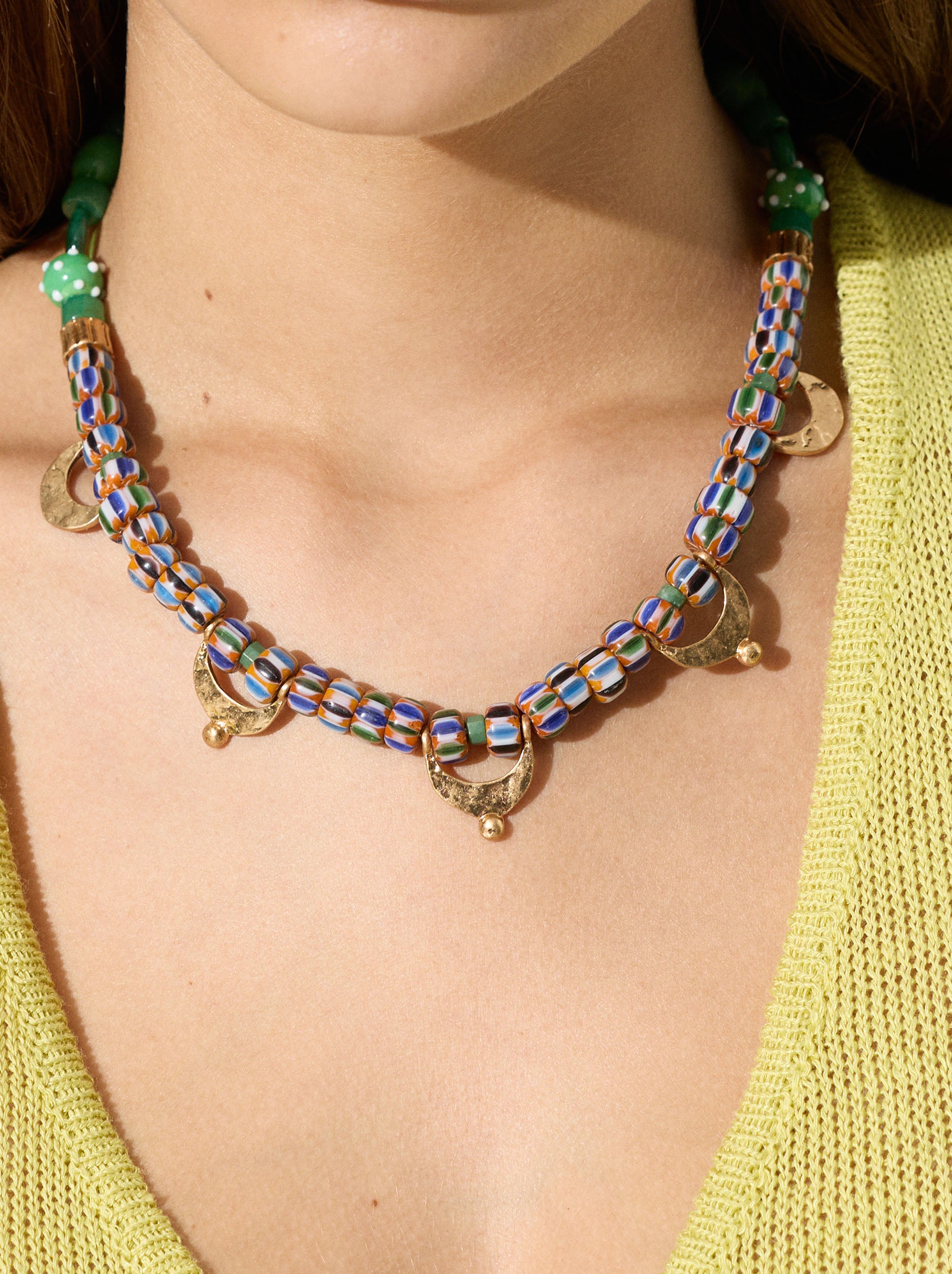 Collar Con Cuentas De Vidrio Medias Lunas
