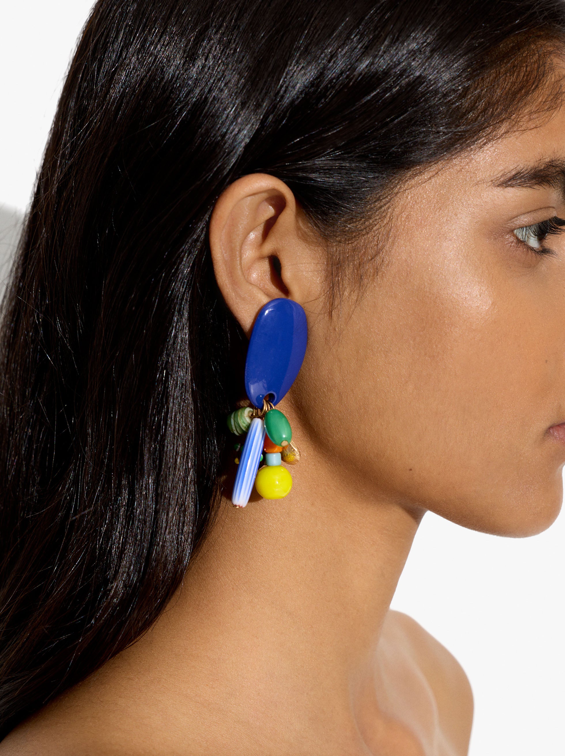 Pendientes Ovalados Con Cuentas Multicolor