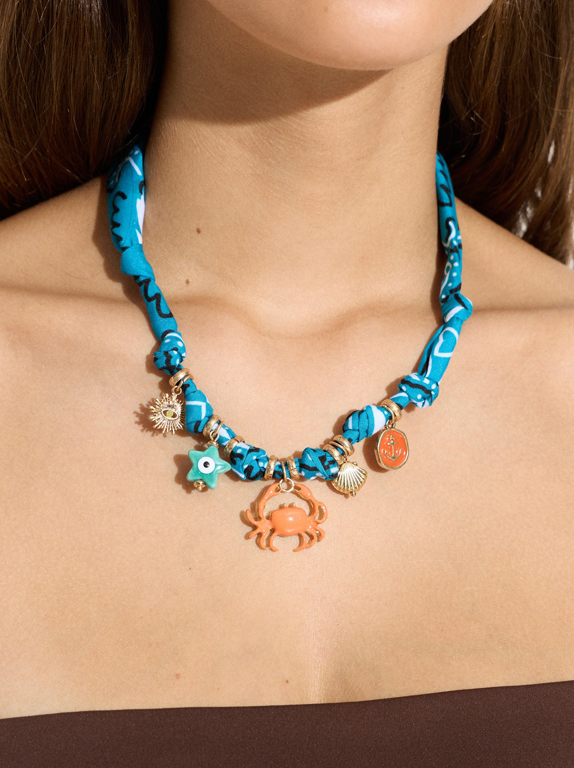 Collar De Tela Con Charms Marinos