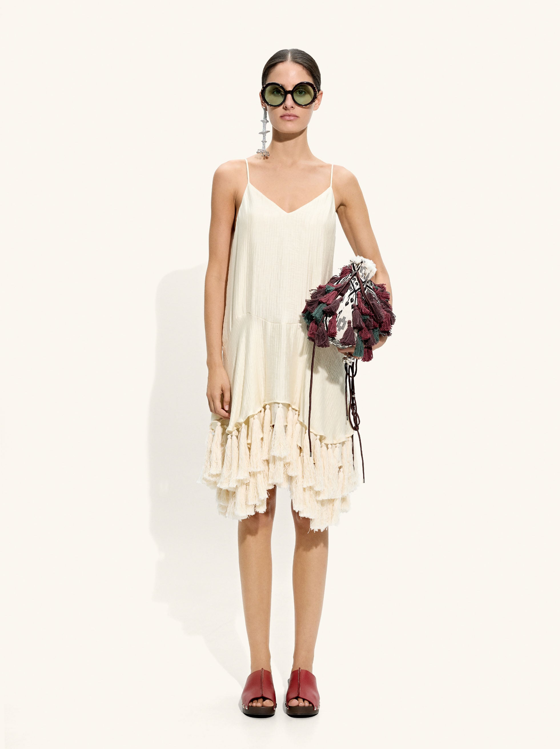 Vestido Fluido De Tirantes Con Borlas