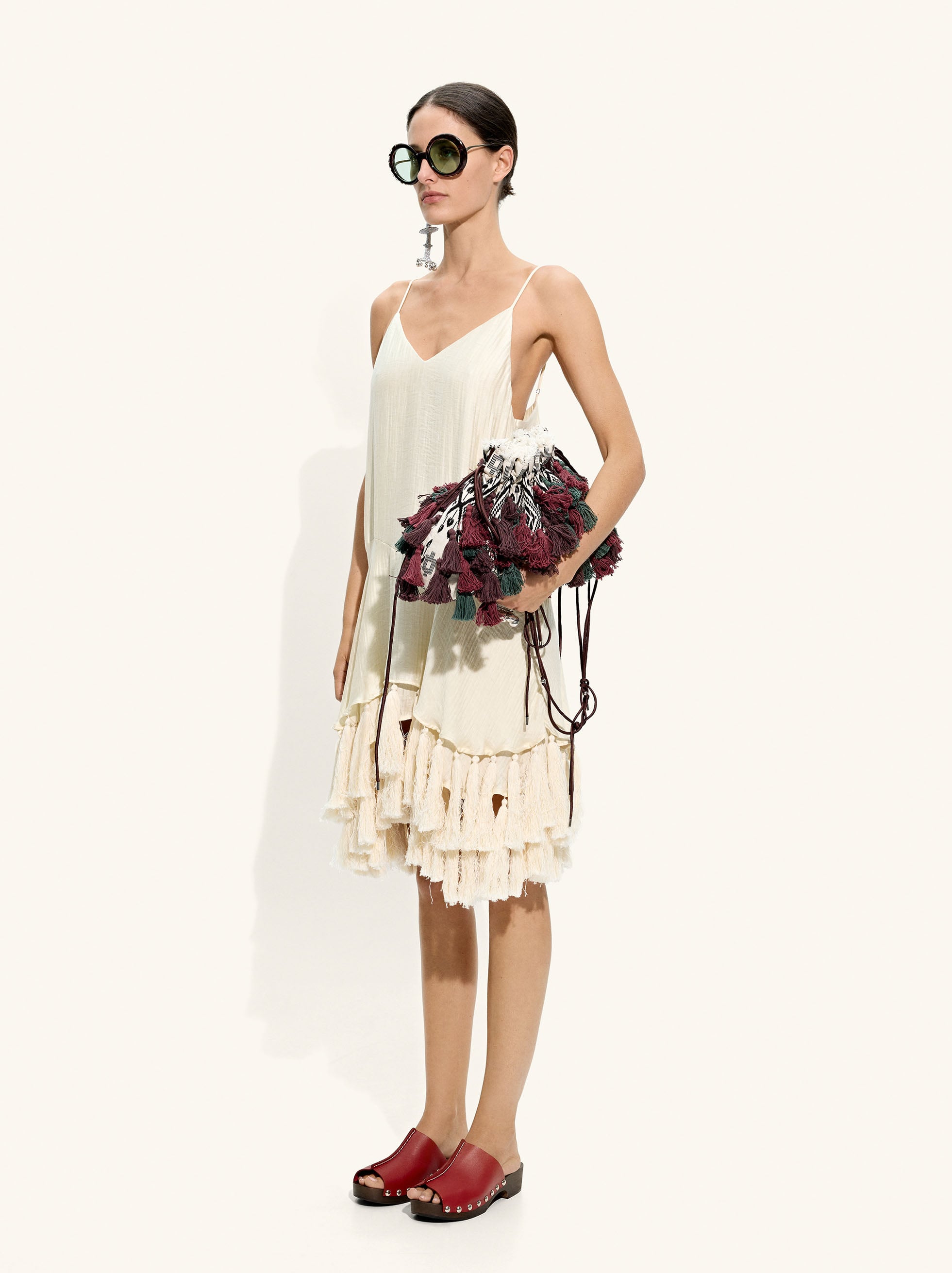 Vestido Fluido De Tirantes Con Borlas