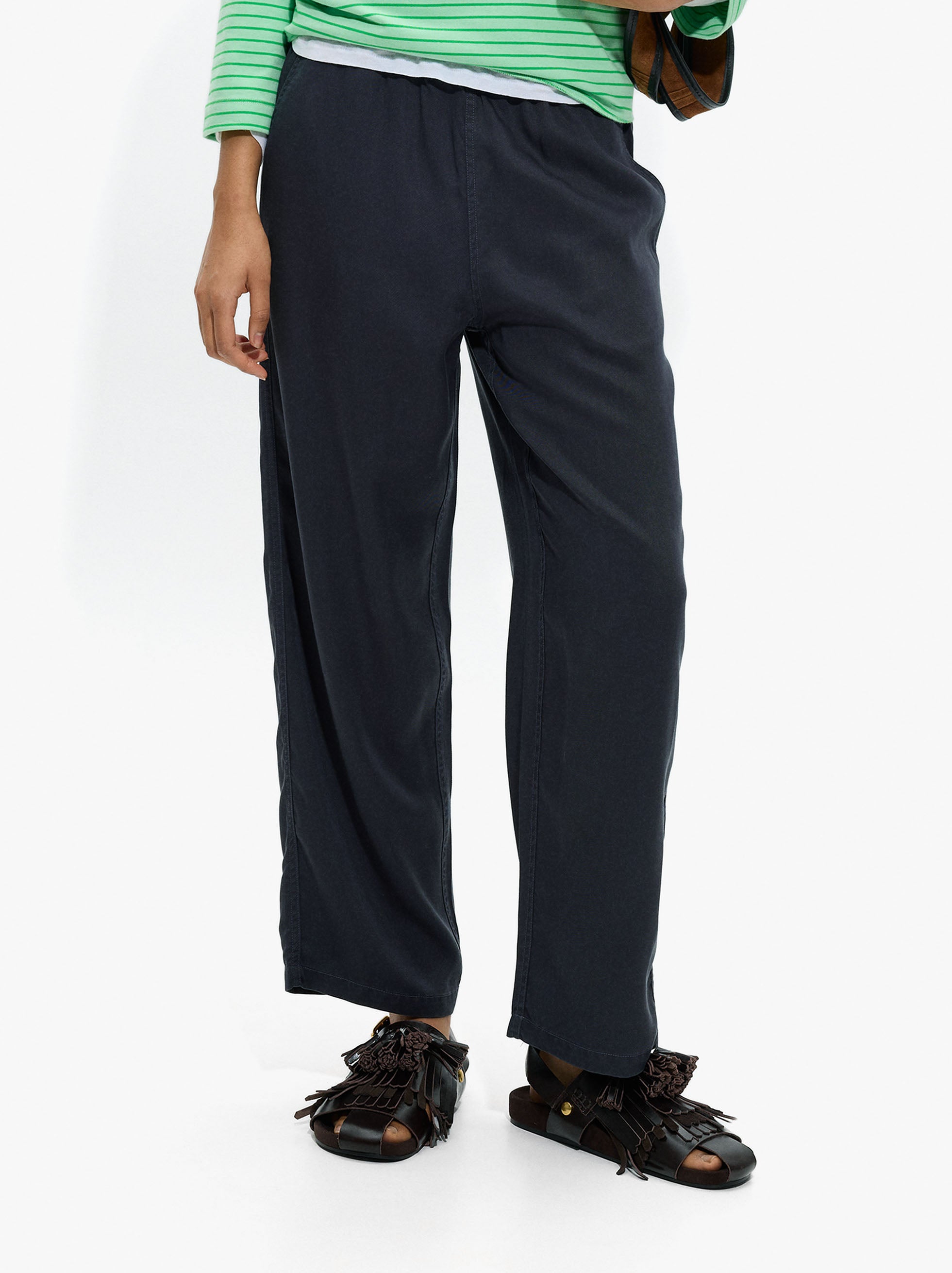 Pantalón Con Bolsos 100% Lyocell