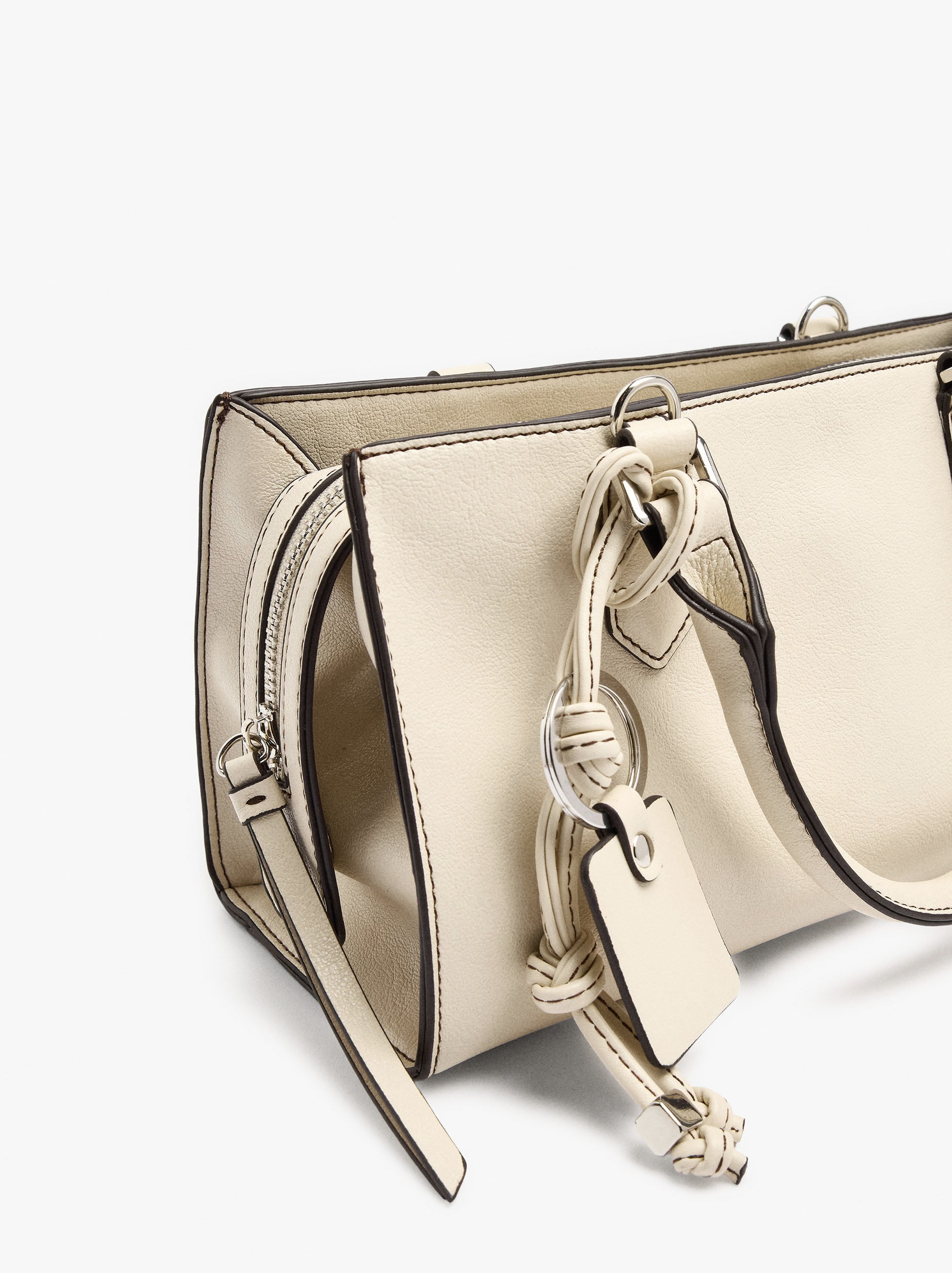 Bolso Tote Con Colgante