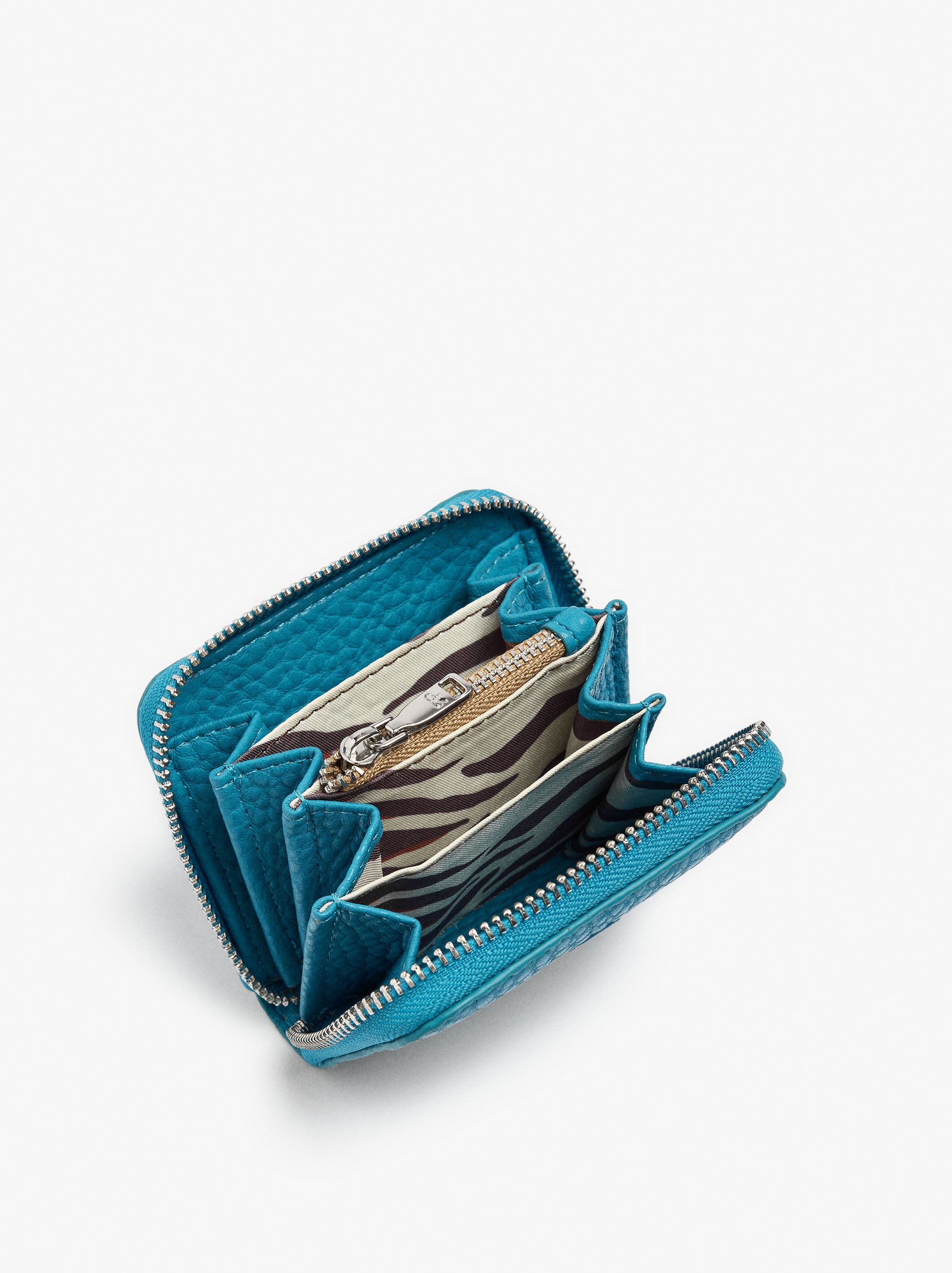 Cartera Básica Con Textura