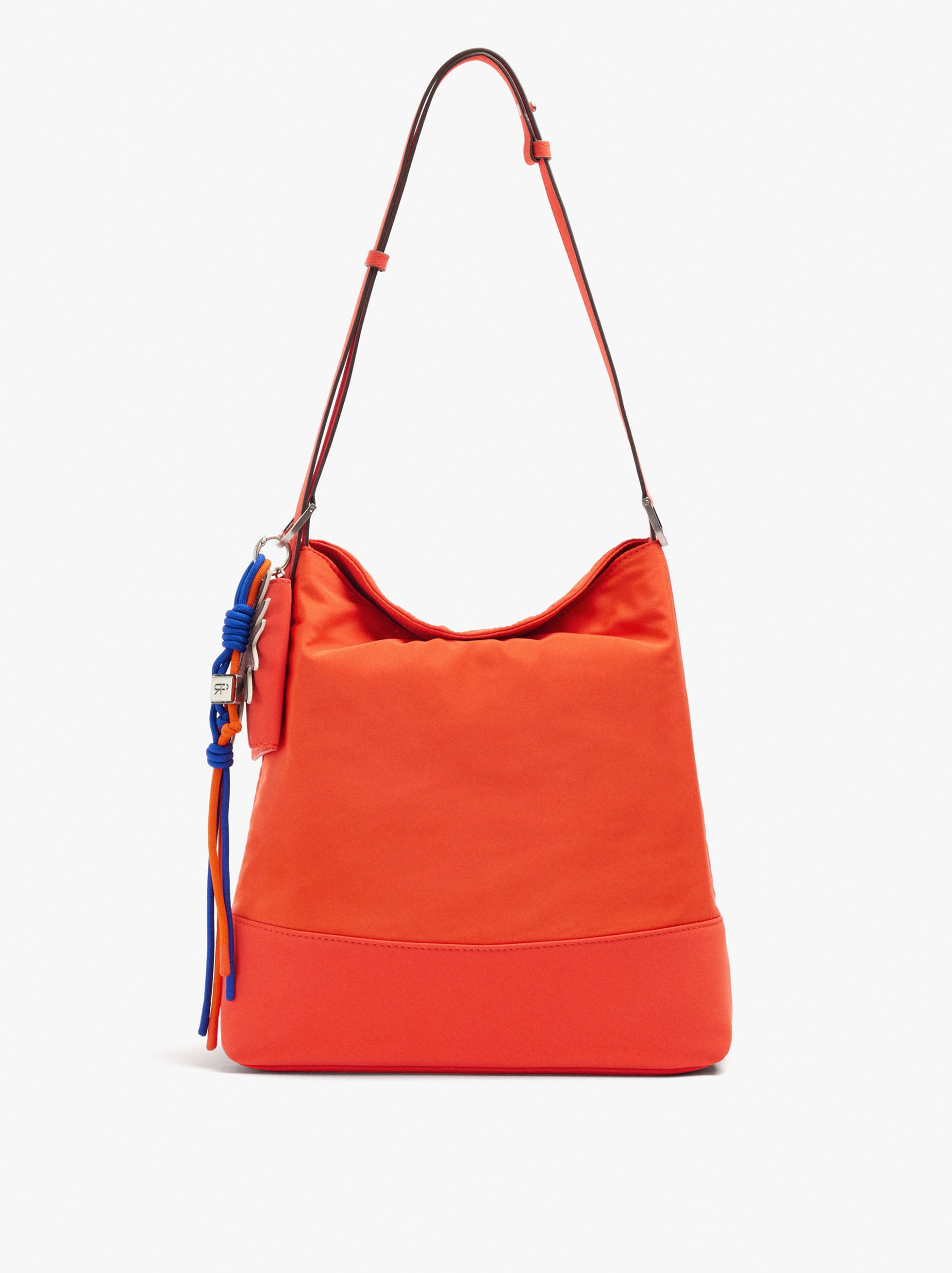 Bolso De Hombro De Nylon Con Colgadura