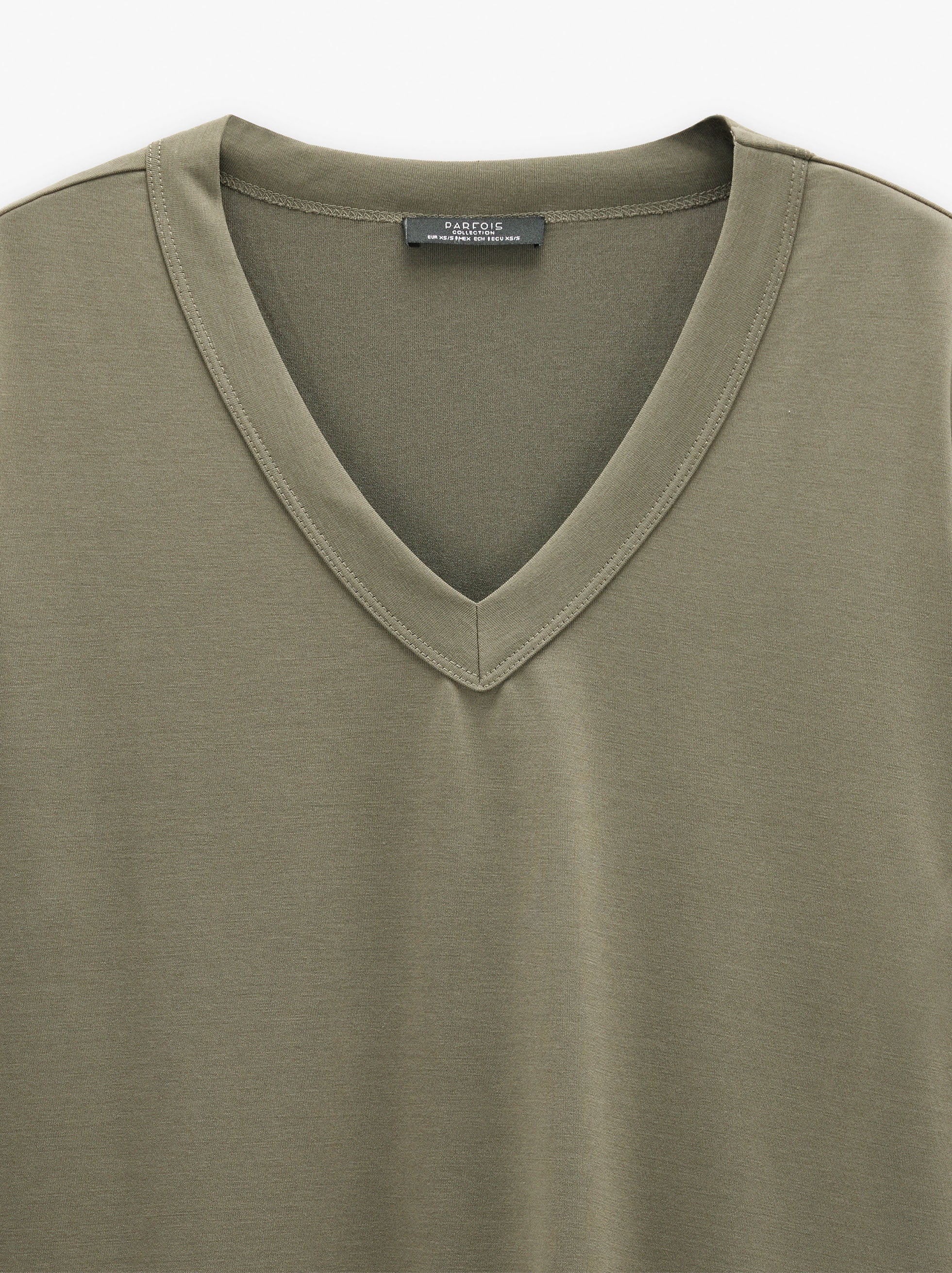Camiseta De Escote En Pico