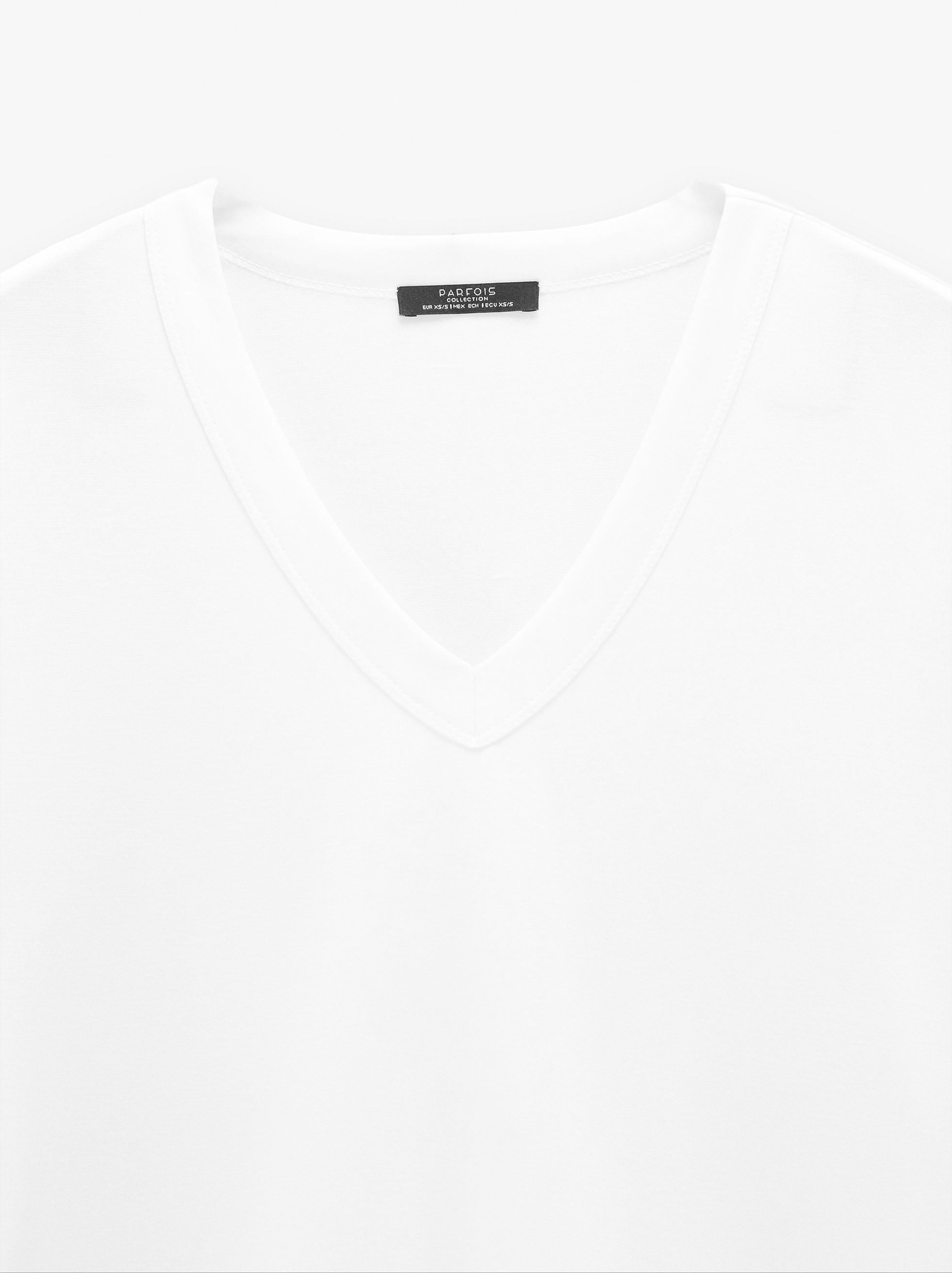 Camiseta De Escote En Pico
