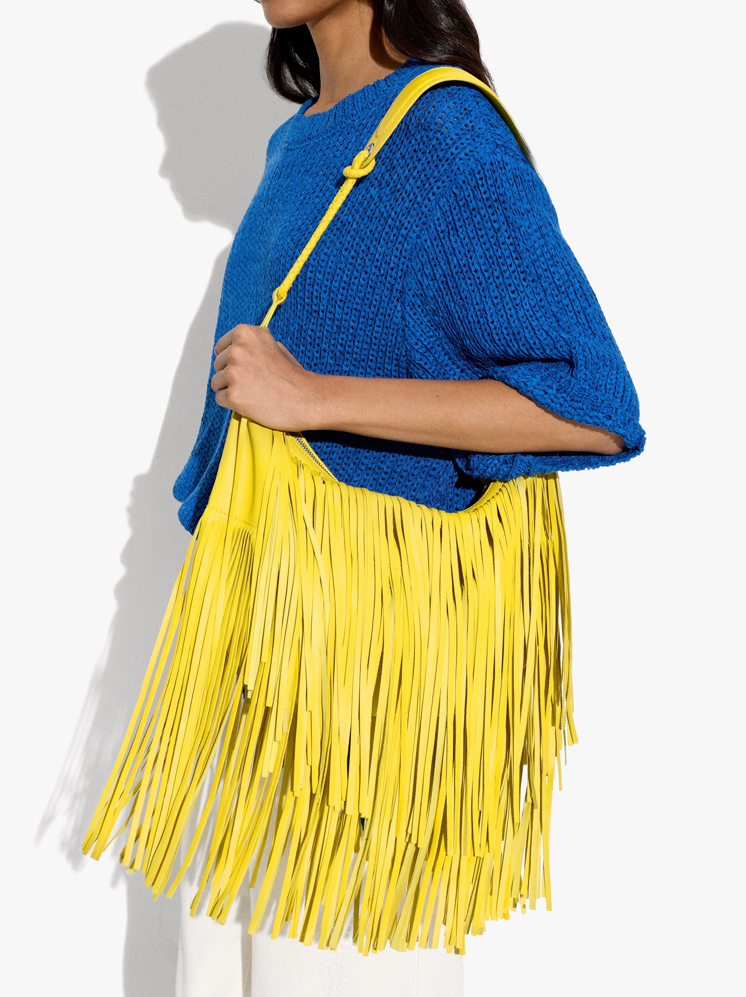 Bolso De Hombro De Piel Con Flecos