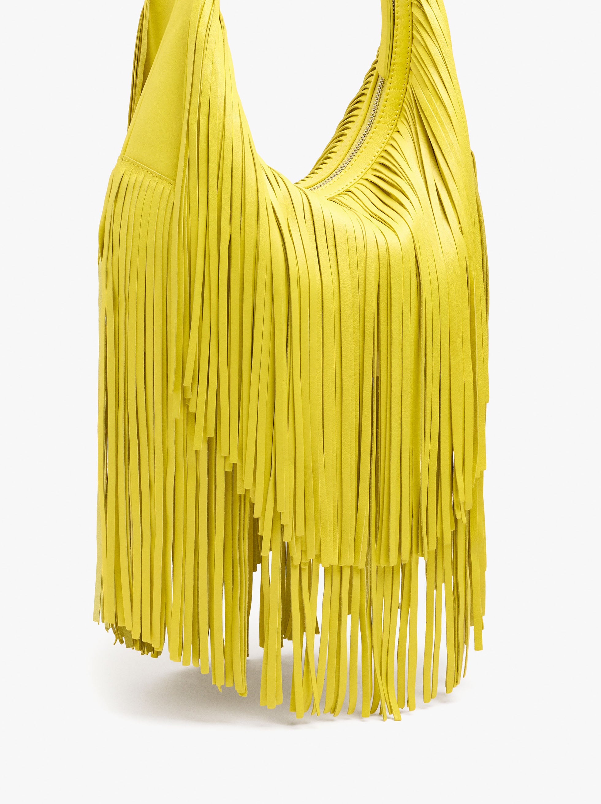 Bolso De Hombro De Piel Con Flecos
