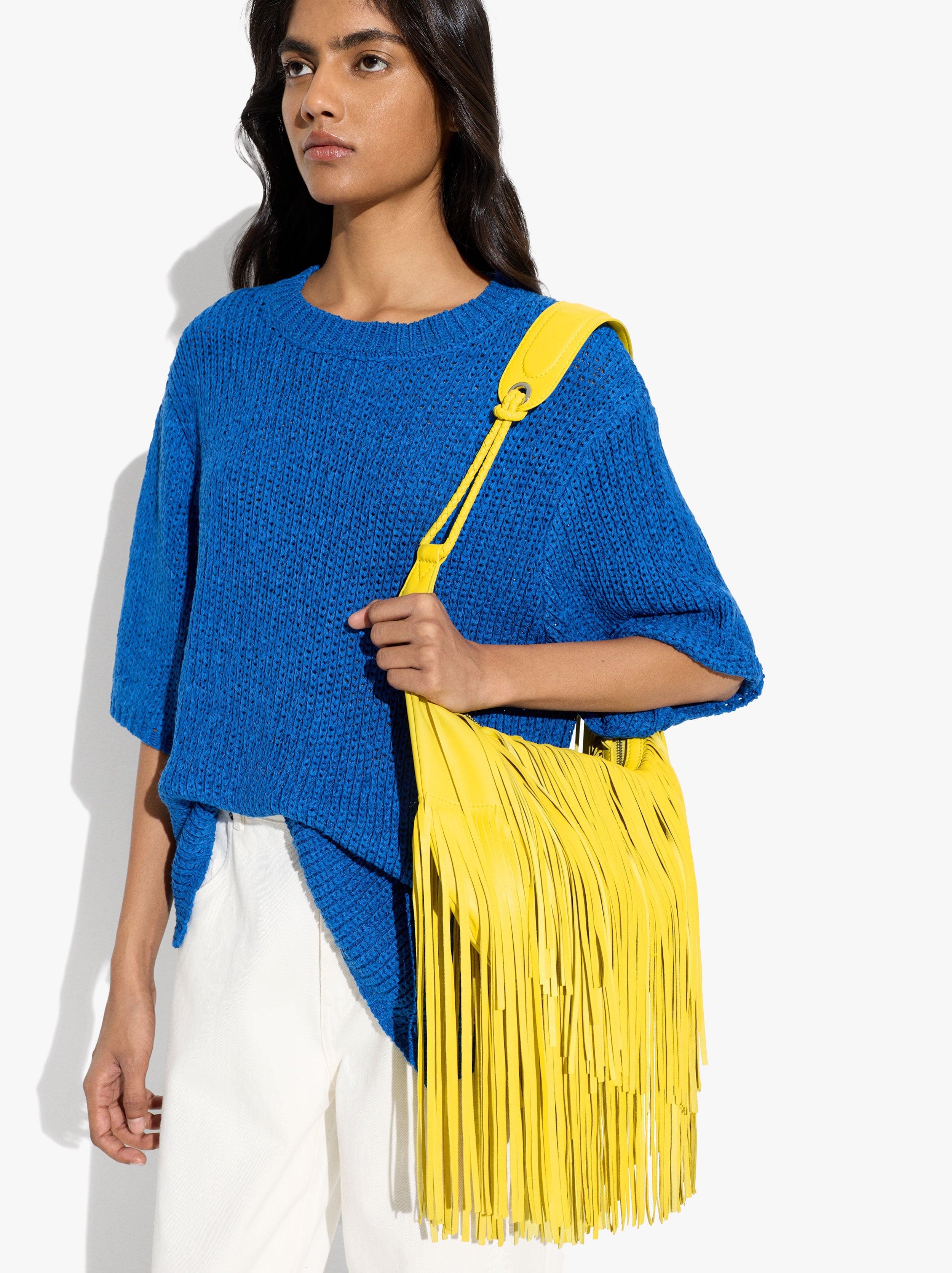 Bolso De Hombro De Piel Con Flecos