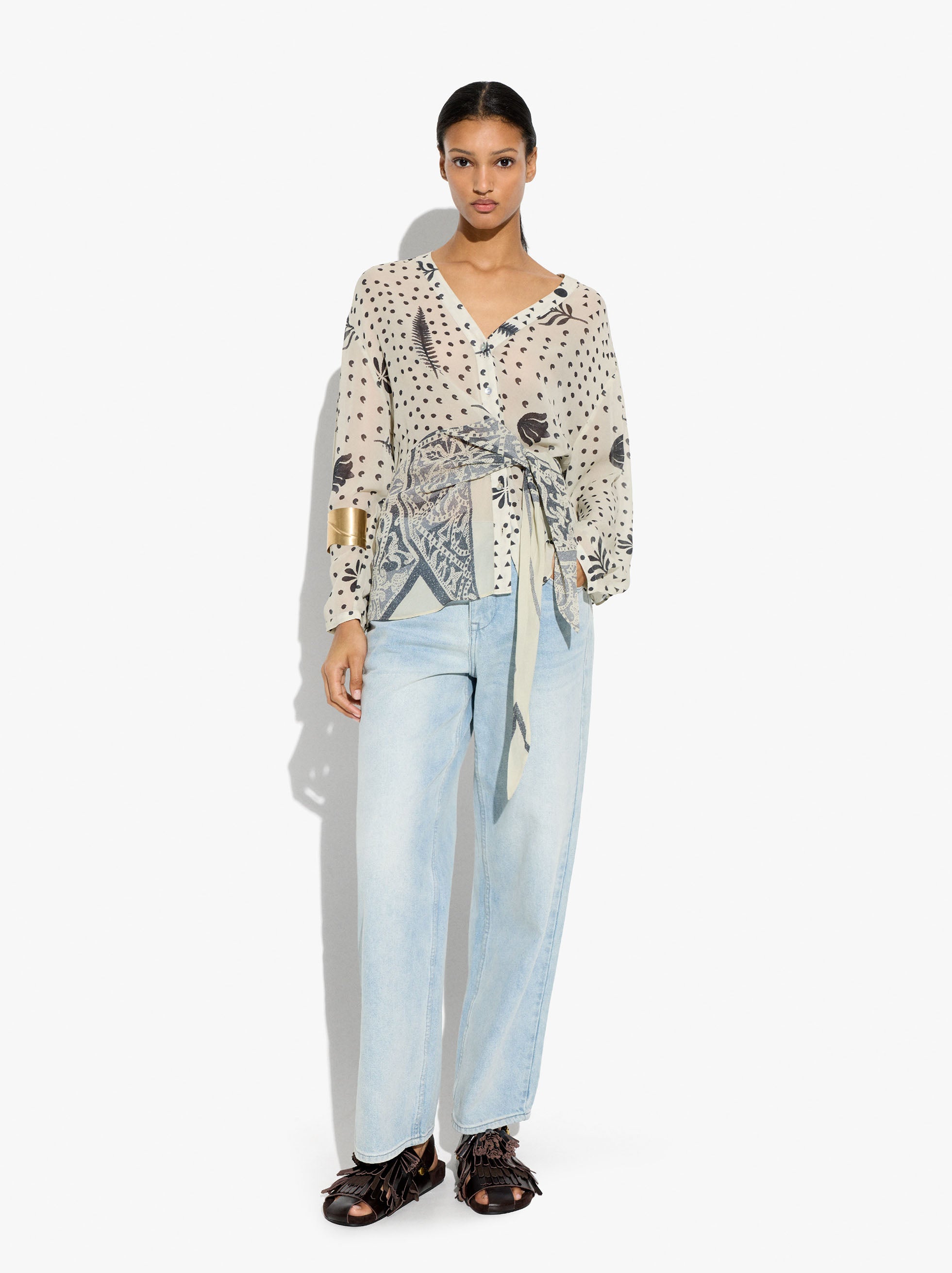 Blusa Fluida Estampada Con Drapeado Y Nudo